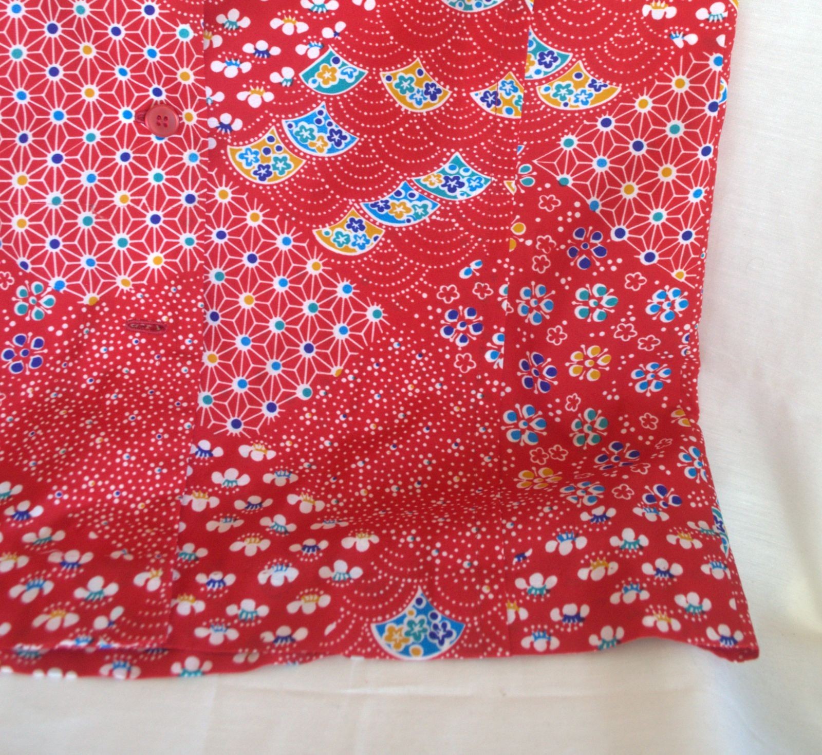 Free ship! Vintage 1960’s women’s red cap sleeve shirt Asian inspired polyester