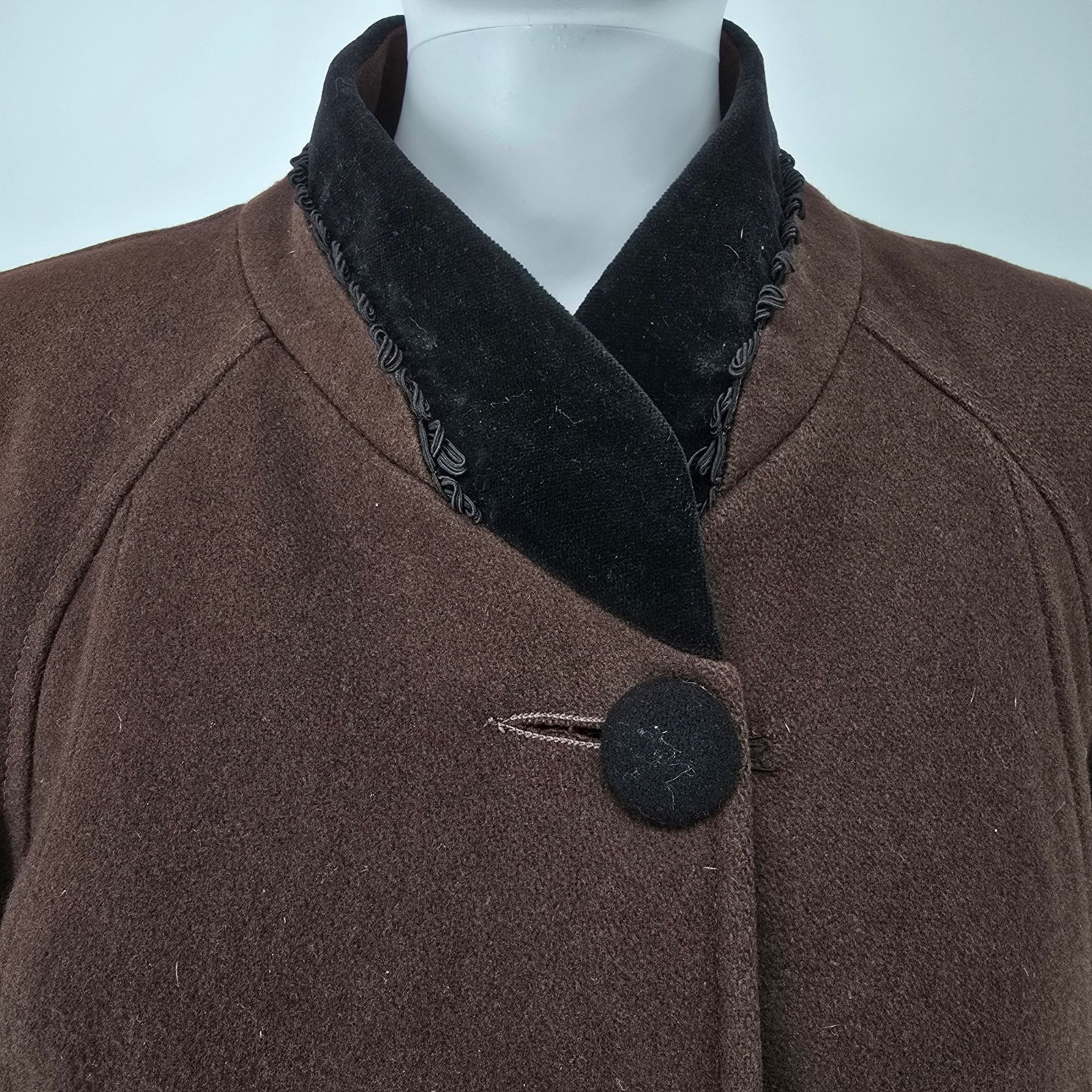 Vintage 1980s Stephanie Matthews Velvet Collar Brown Wool Coat (Size 4) *Fair