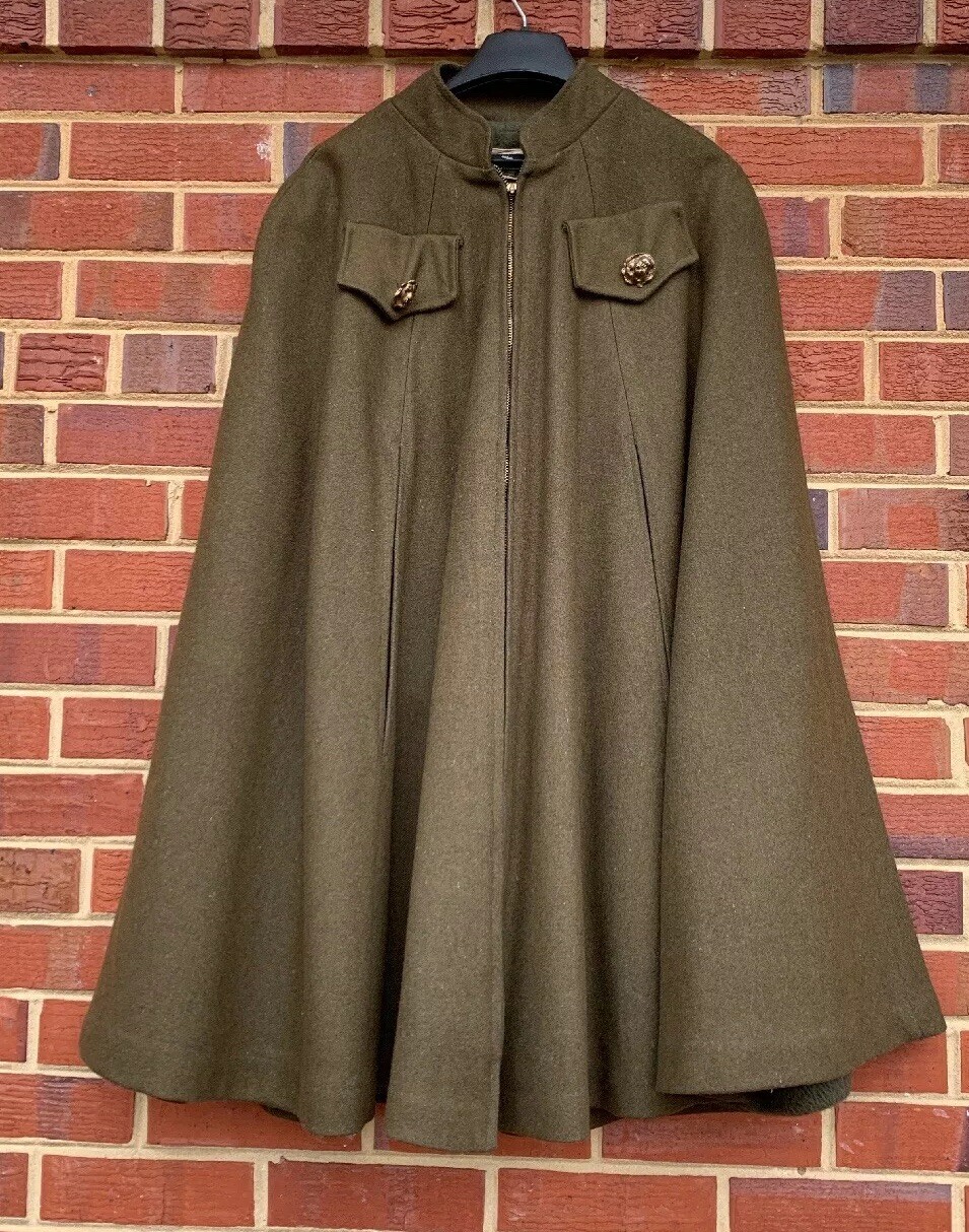 Vintage 60s Queen Of The Capes Country Place Wool Zipper Up Cape. Rare
