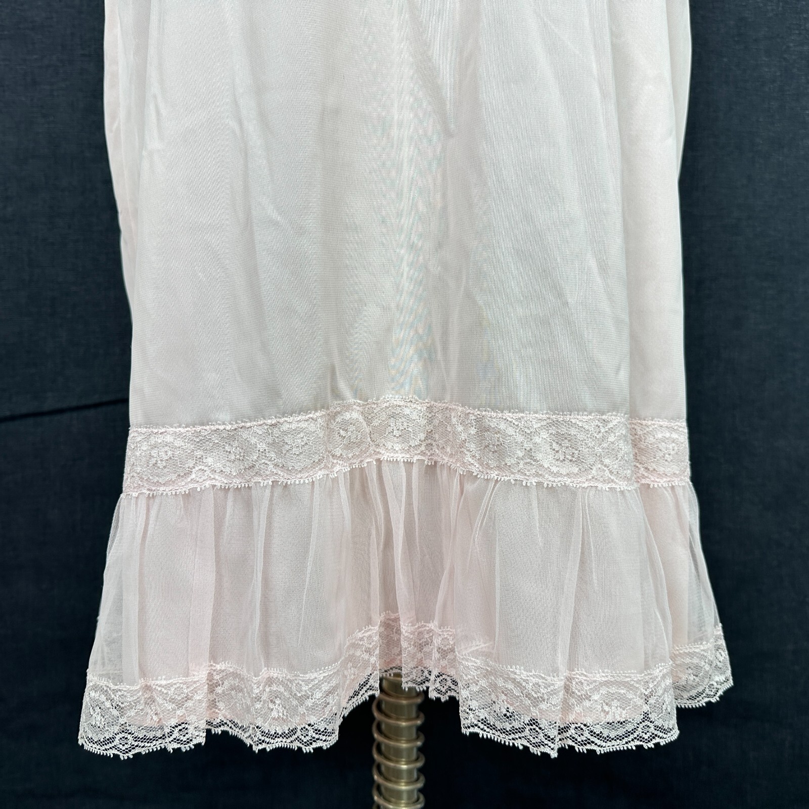 Pretty Vintage full slip Chiffon Doves & Lace CARILLON 34 Pink Embroidered 1950s