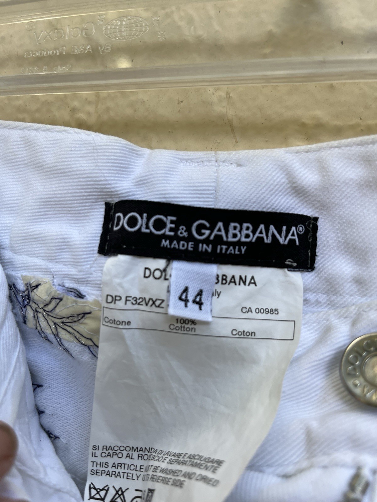 Dolce Gabbana Vintage Women’s White Jeans Blue Beaded Flowers.Italy 44