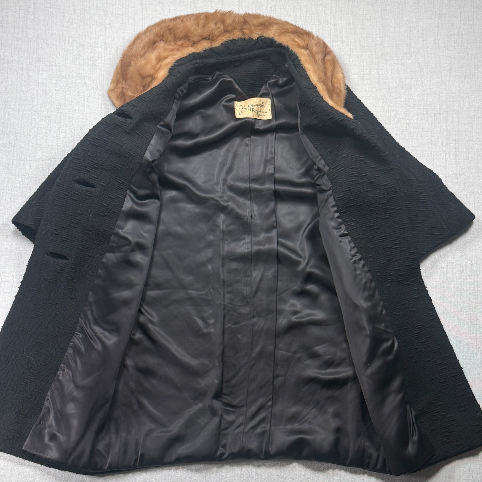 Vintage John Wanamaker Rittenhouse Shops Black Coat Fur Collar Wool Chest 47″