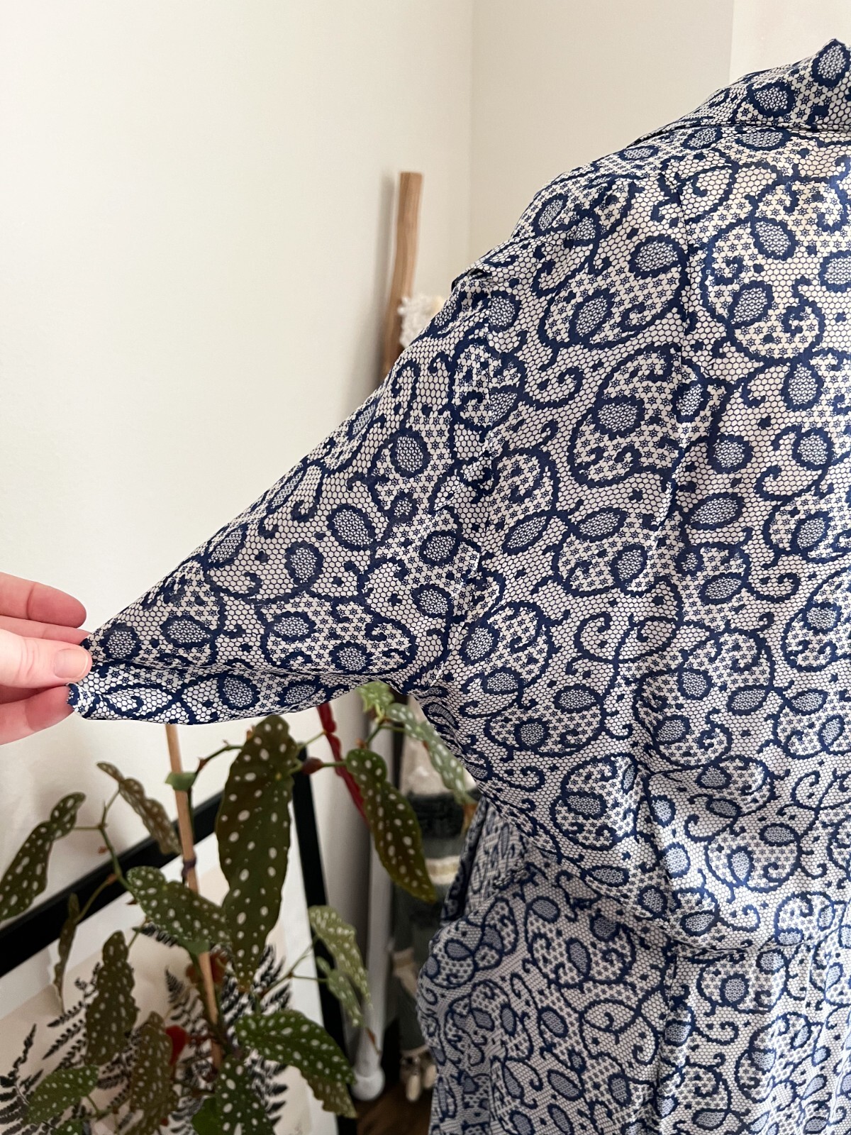 Vintage 40s Blue 1940s Women’s Patterned Rayon Button Swing Day Dress