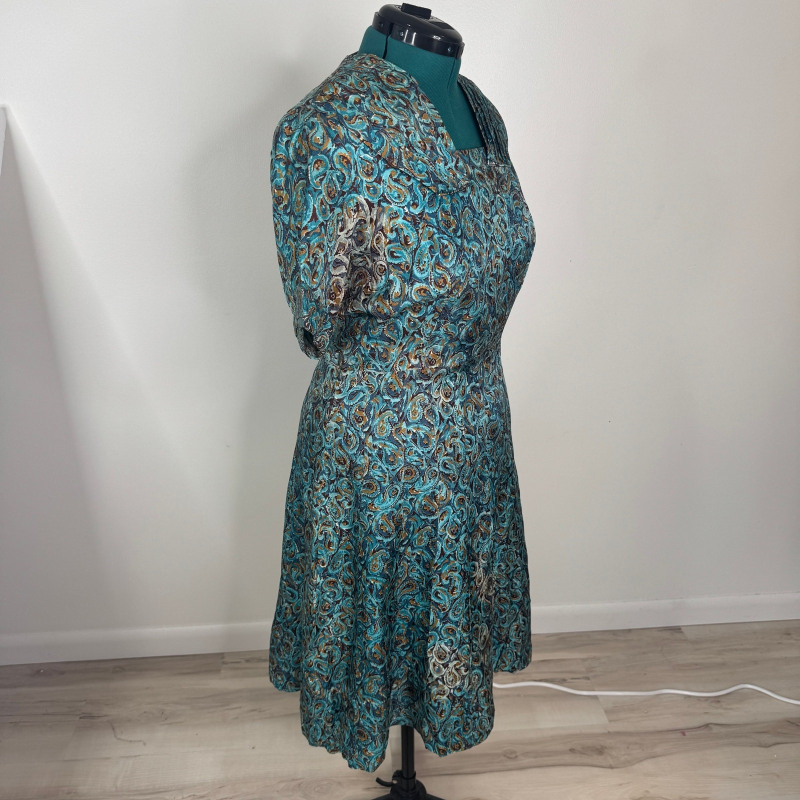 Vintage 1940s Clayton New York Rayon Print Dress Metal Zip Day Dress Swirl Print