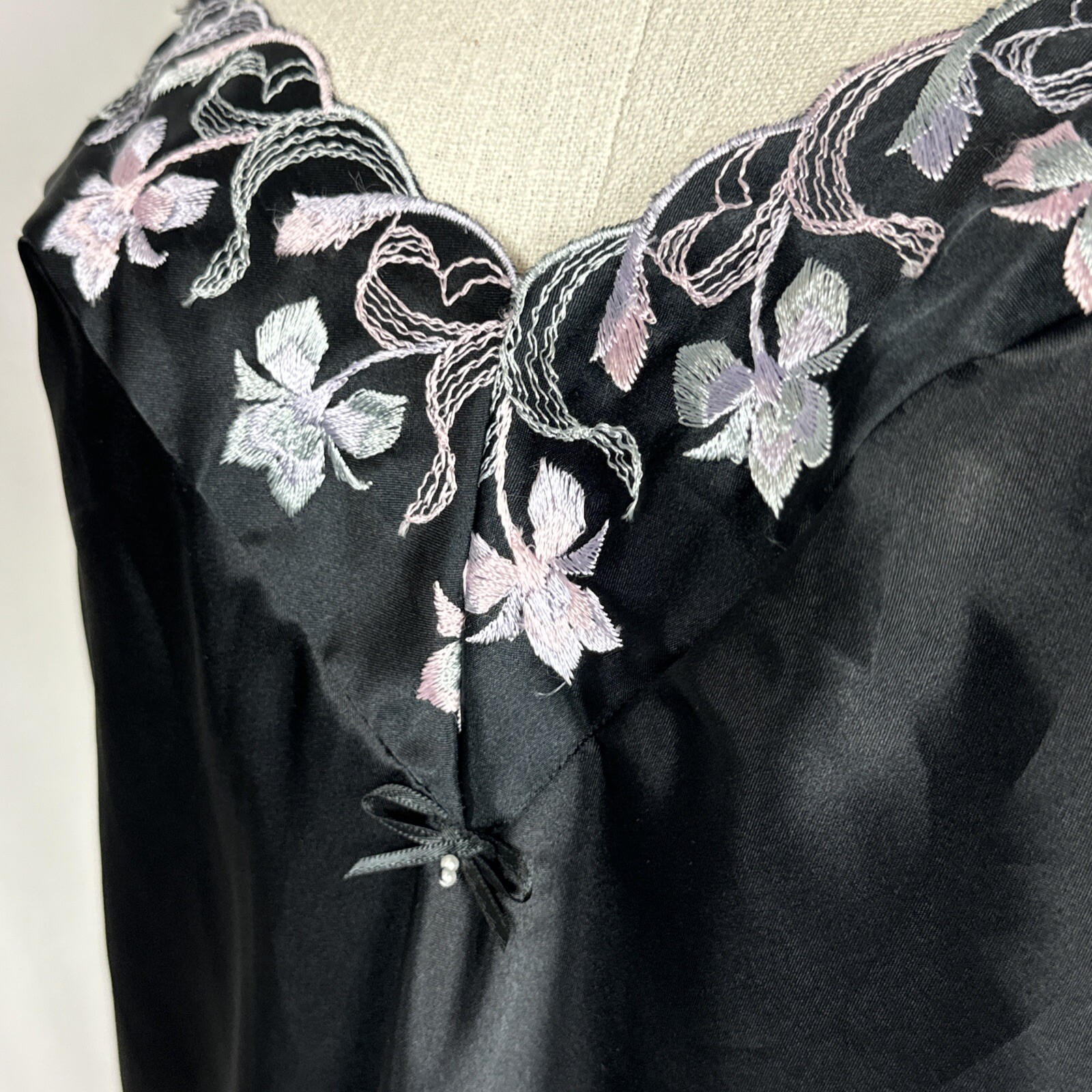Vintage Shirley Of Hollywood Embroidered Floral Nightie Negligee