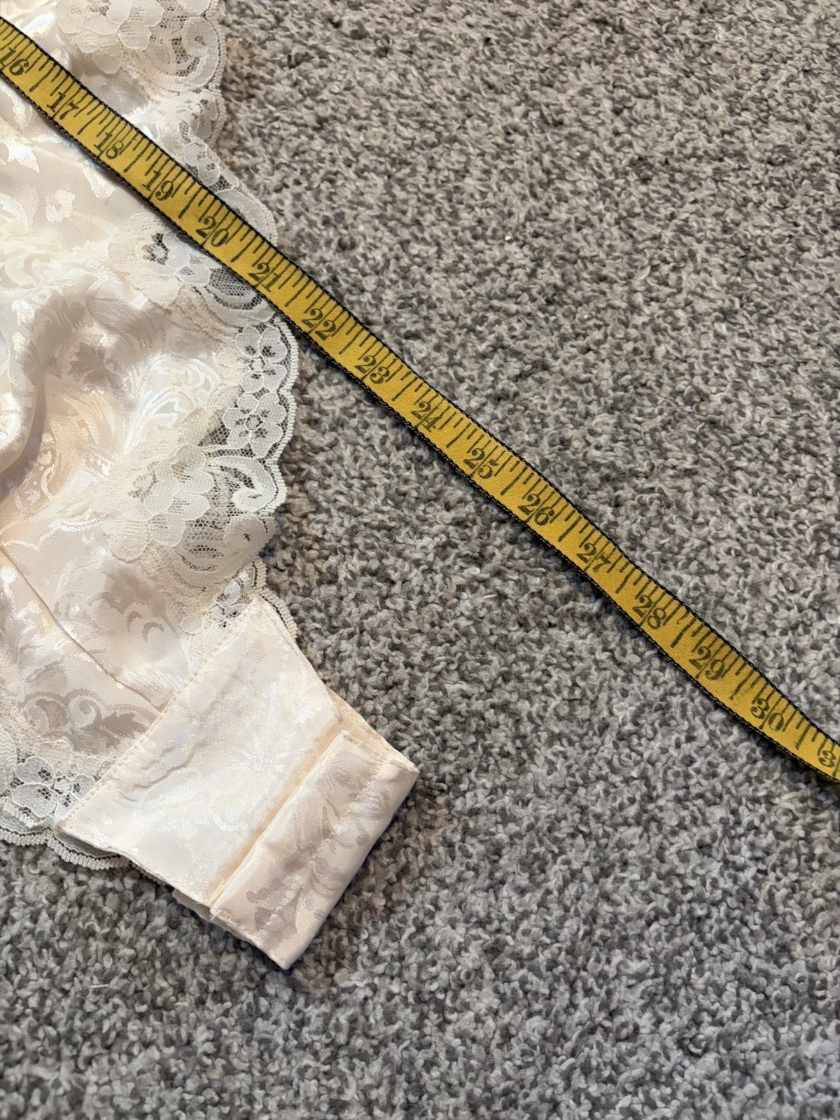 NWT Vintage Victoria’s Secret Gold Label Cream Lace Bridal Teddy Lingerie Size L
