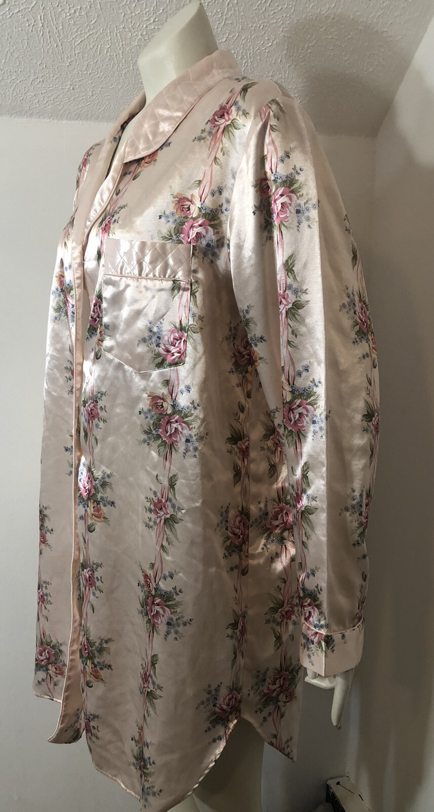 Rosas Closet Medium Nightgown Pink Floral Satin Button Front Quilted Accent