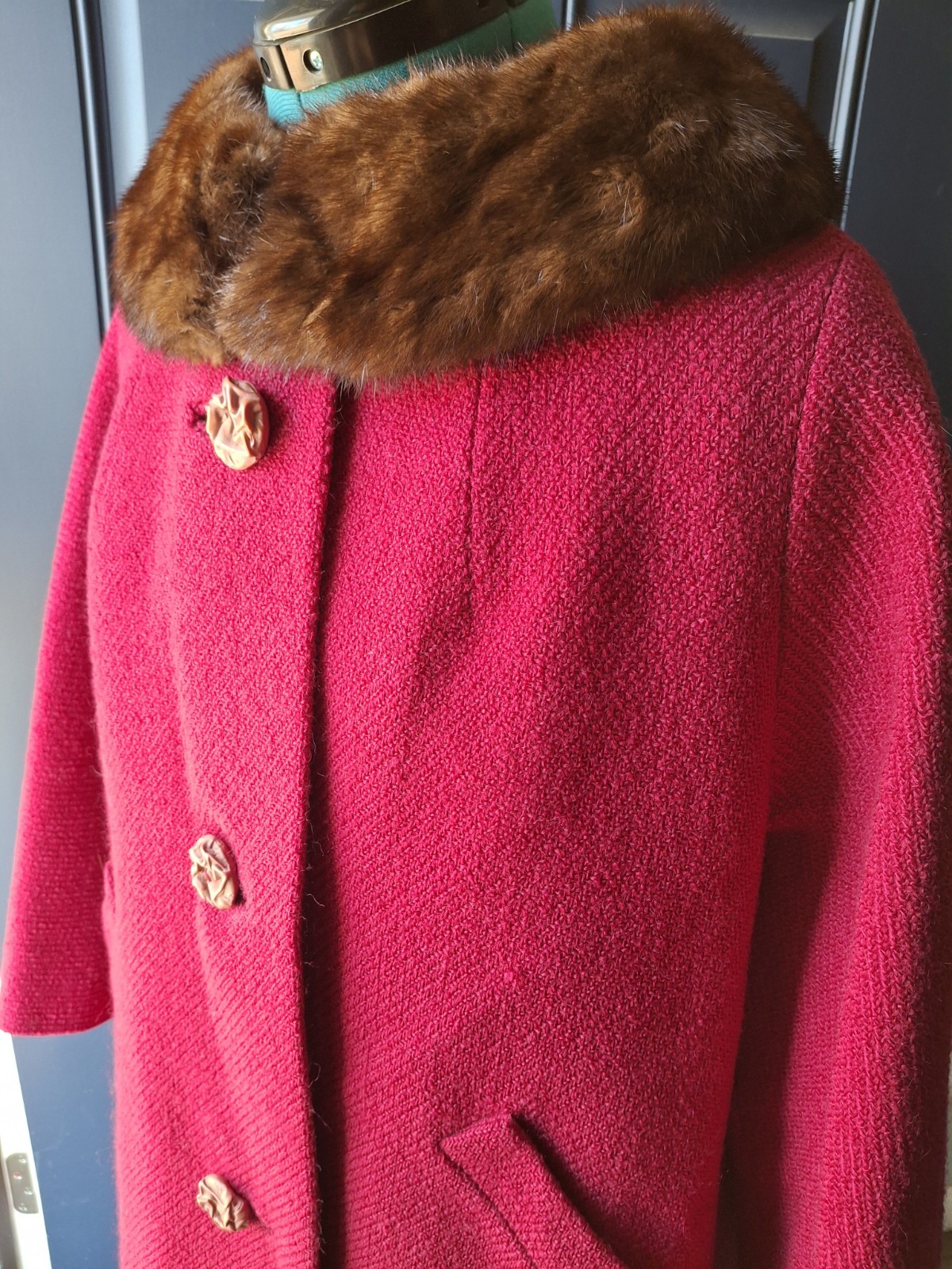 Vintage 50s/60s Sycamore Women’s Magenta Wool Coat Bracelet Sleeves Fur Collar