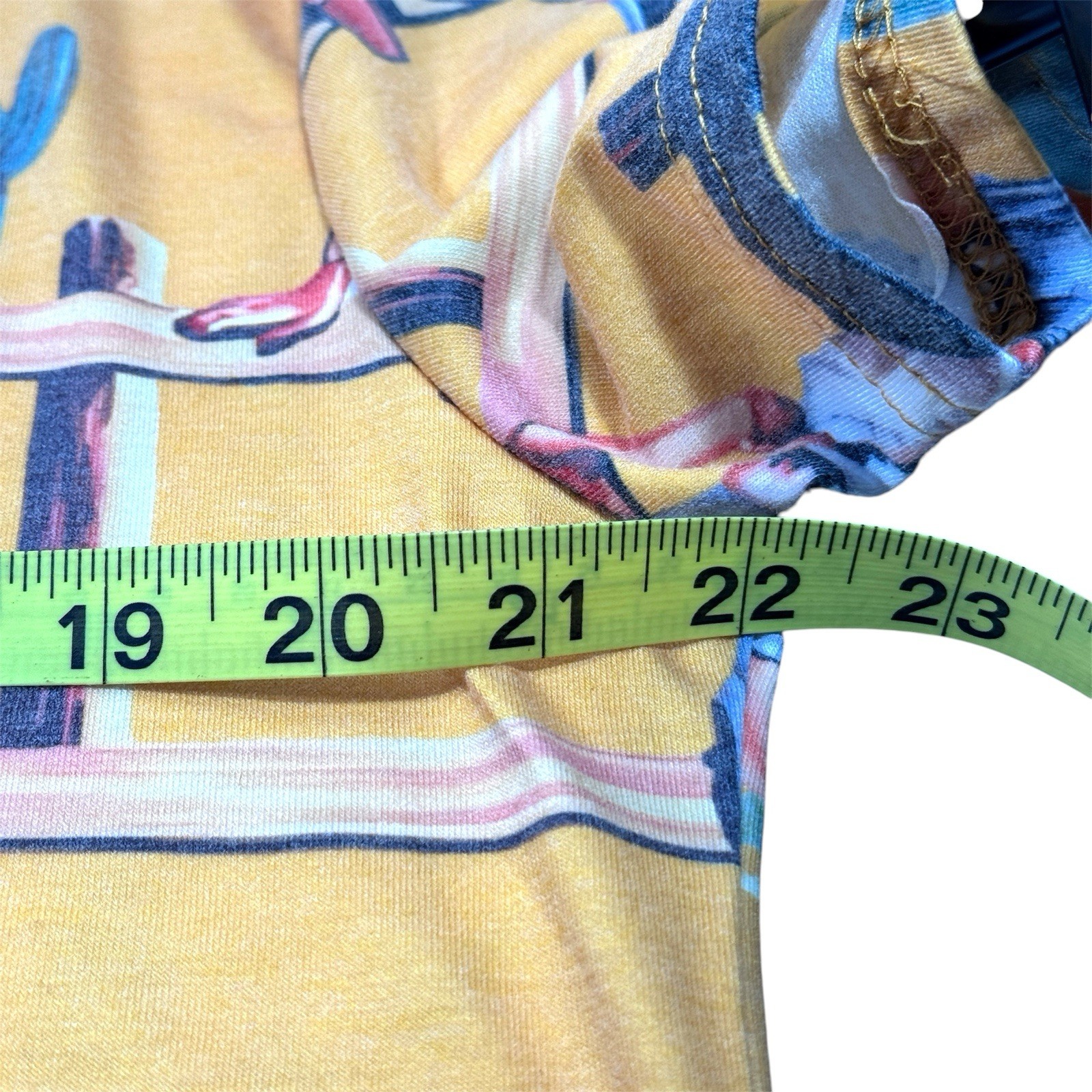 Retro Western Pinup Girl T-Shirt XL Yellow Desert Cactus Rodeo Cowgirl Guitar