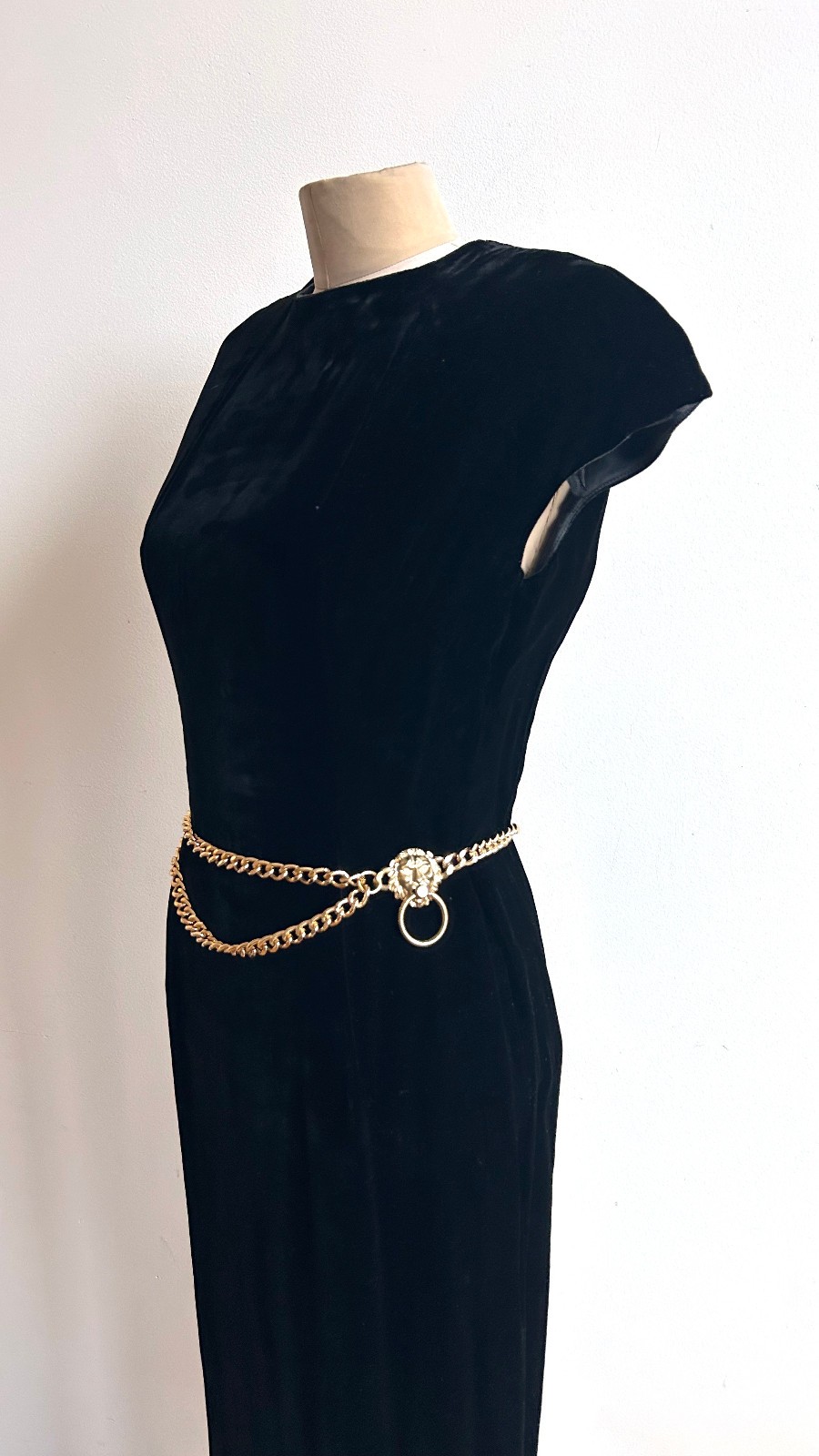 1950s Jonny Herbert LBD Black Velvet Sheath Gown HOLIDAY Dress sz M 36-28-39