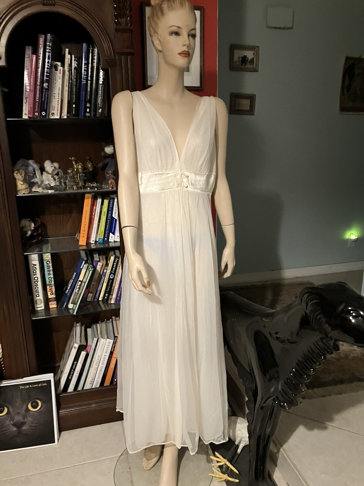 STUNNING Vintage GOSSARD ARTEMIS Cream Nylon Satin Nightgown Peignoir Robe M Set