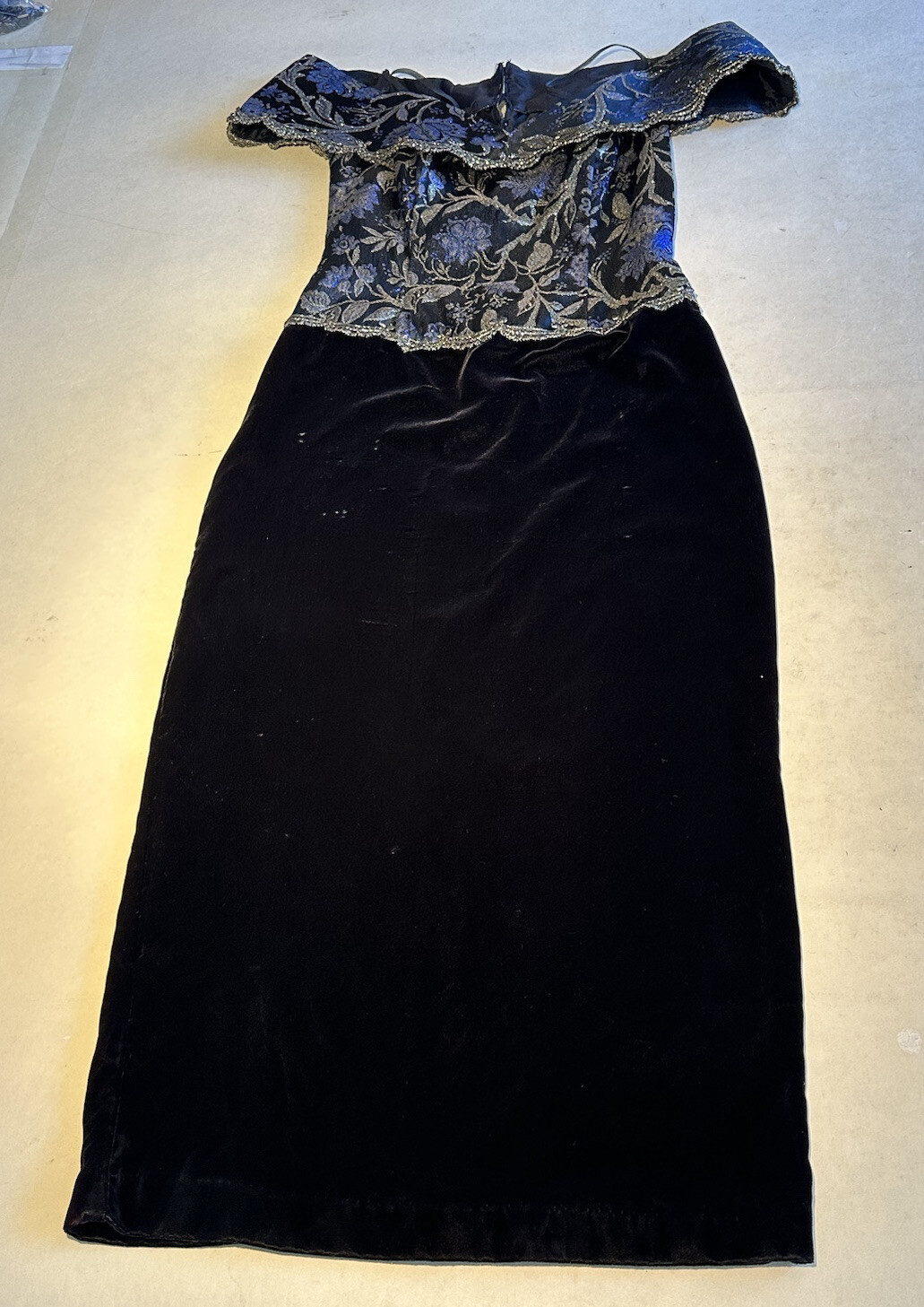 Vintage Scott McClintock Womens Blk velvet /Gold Brocade event Dress Sz S-M used