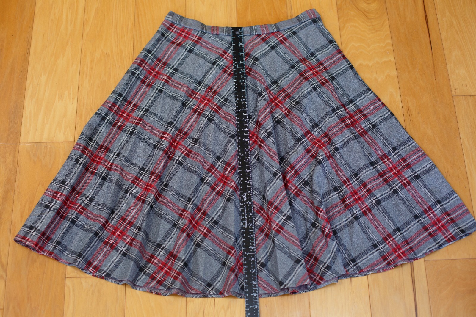 Vintage 1960s Plaid Skirt by Designers Originals – Size 10 Beautiful!