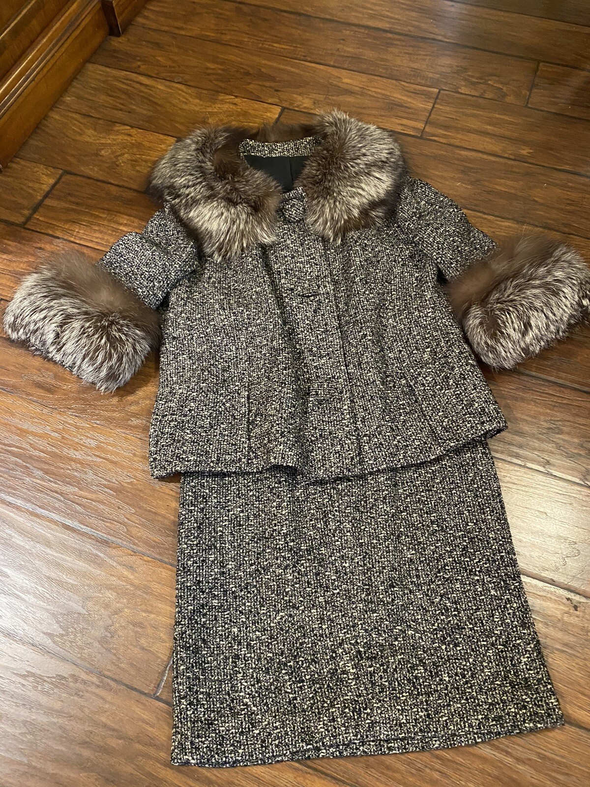 Vintage Fox Fur Trim Black Wool Tweed Lined Skirt Suit Jacket SIZE – Small