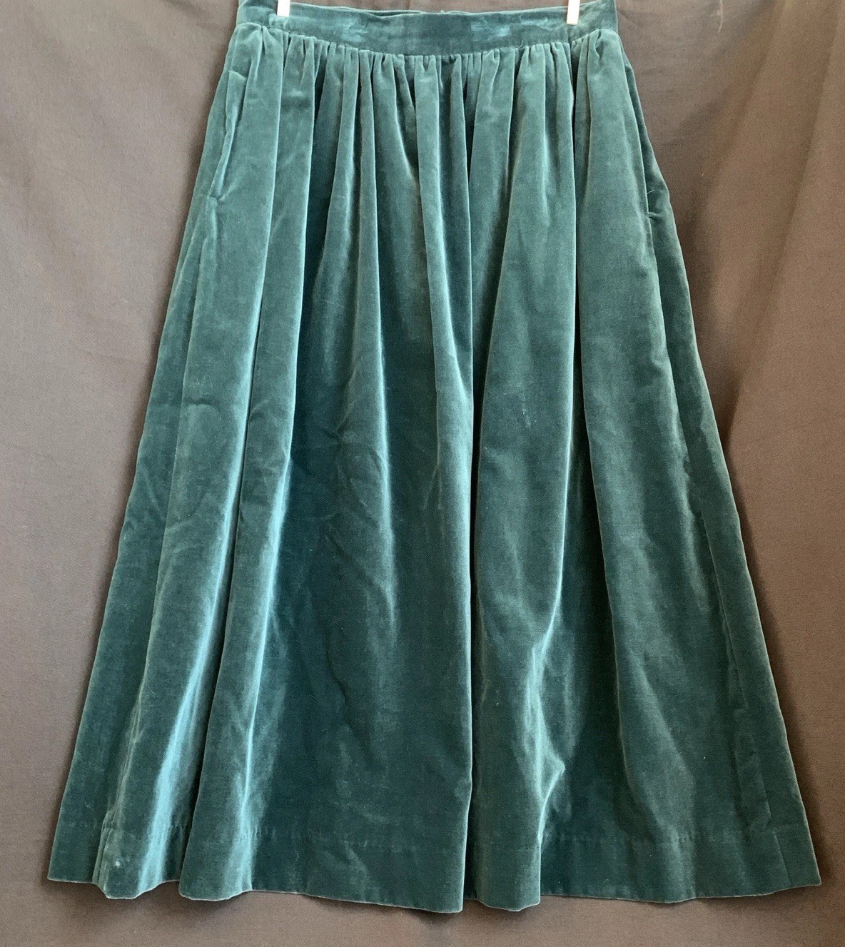 Vintage 1980s/90s Laura Ashley Deep Green Velvet Skirt (Pockets, Lined) Size 12