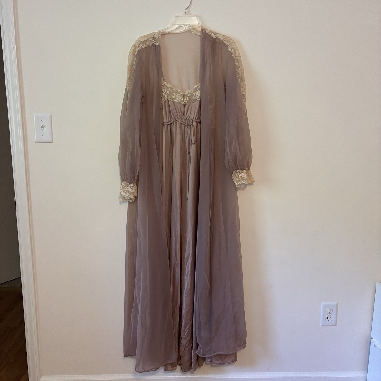 Vintage Glydon’s Hollywood Peignoir Set Nightgown Robe Mauve Size Med Nylon Lace