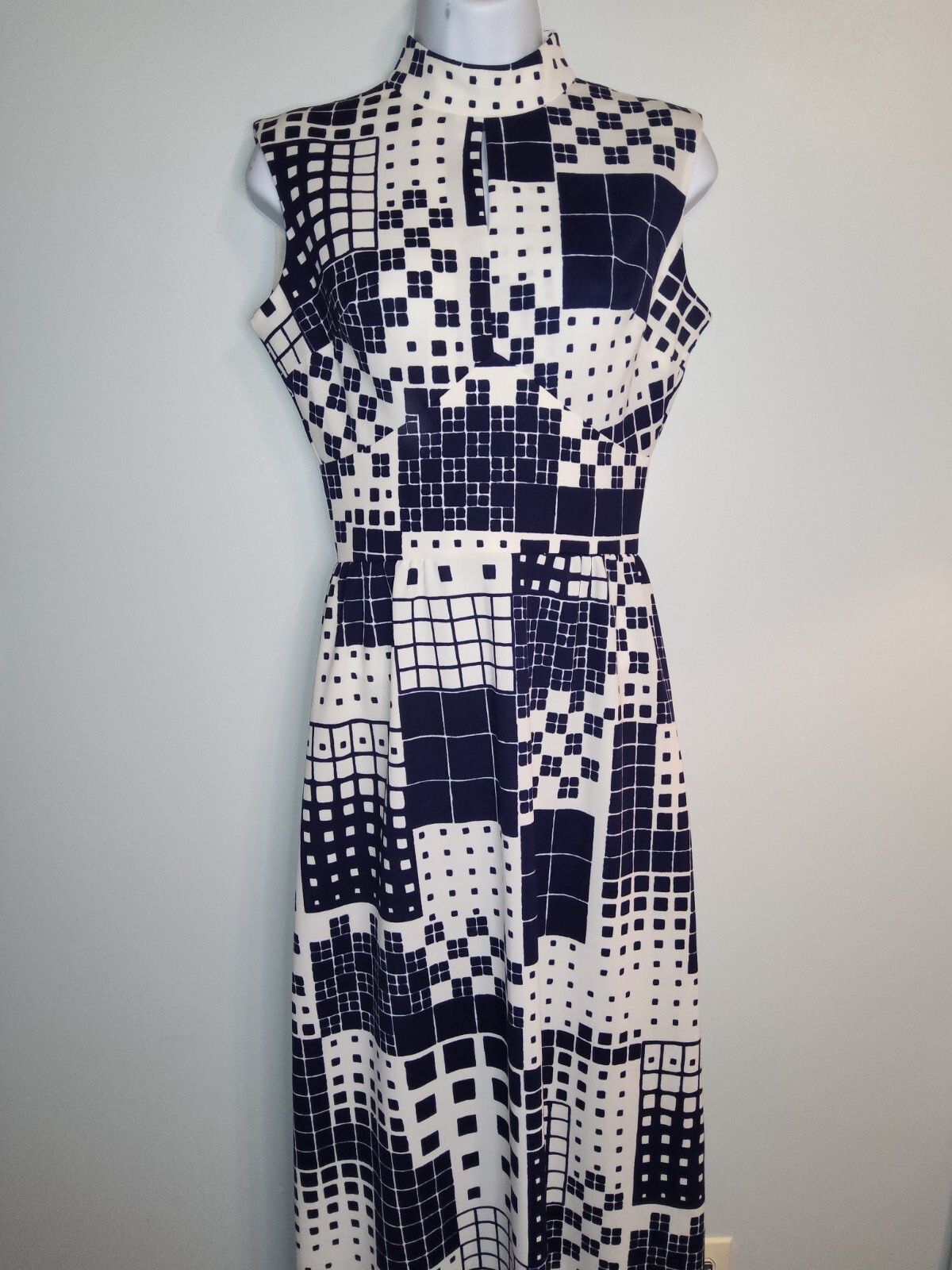 Vintage 1960s Bleeker Street Keyhole Dress Blue White