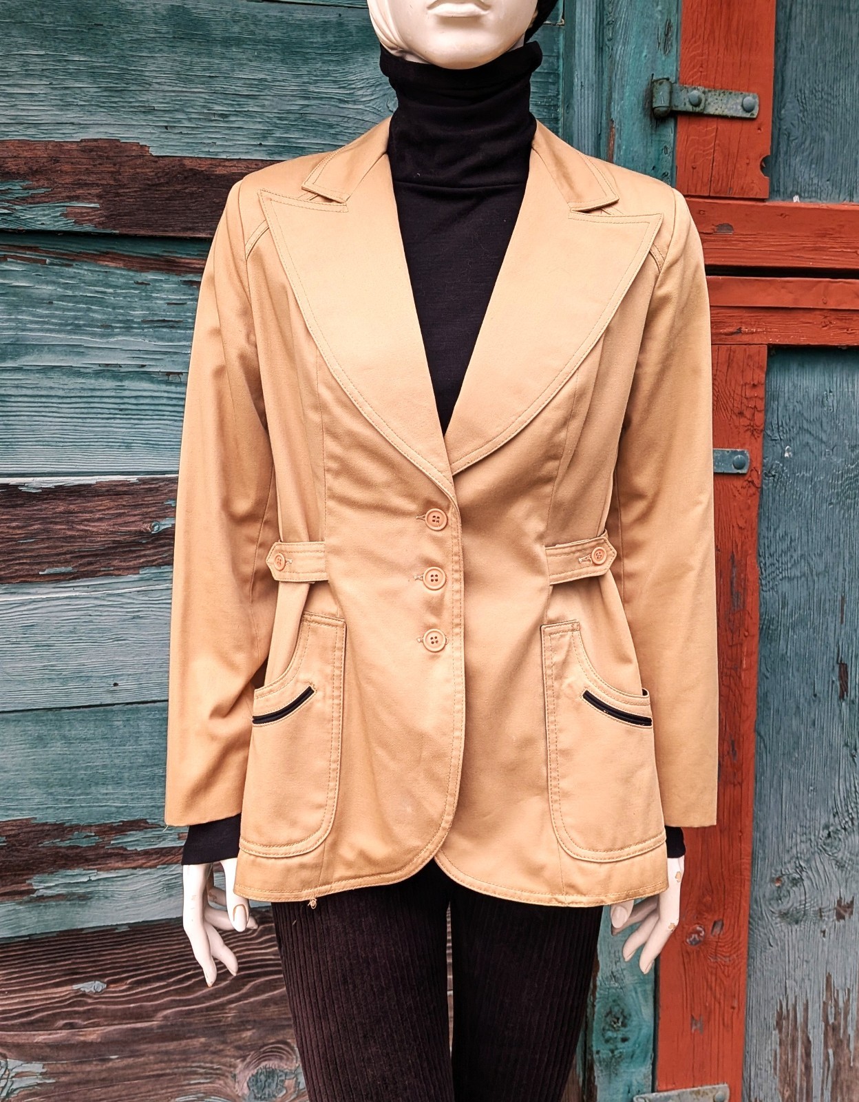 Vintage Jacket Sporting Cut Camel Cotton Twill with Black Trim – 1980s