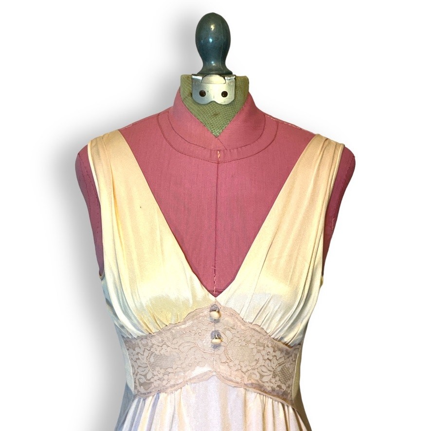 Vintage Shorty Night Gown, Slip Dress, V-neck, XS, Blush Pale Peach Nylon