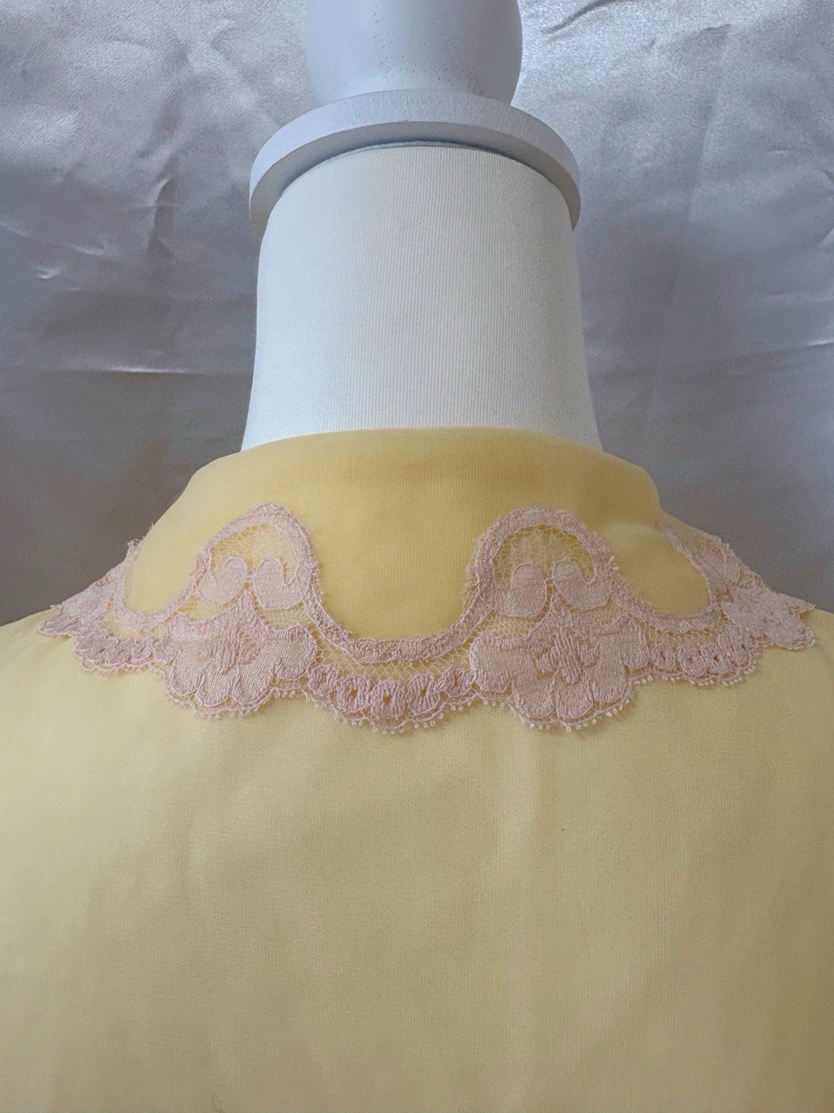 Vintage 50s 60s Sheer Chiffon Cape Lace Collar Lingerie Peignoir yellow Coquette