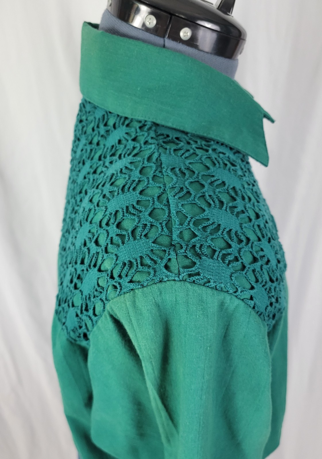 Vintage Tapestry Green Button Down Shirt w Lace Accented Yoke & Pocket Size PM