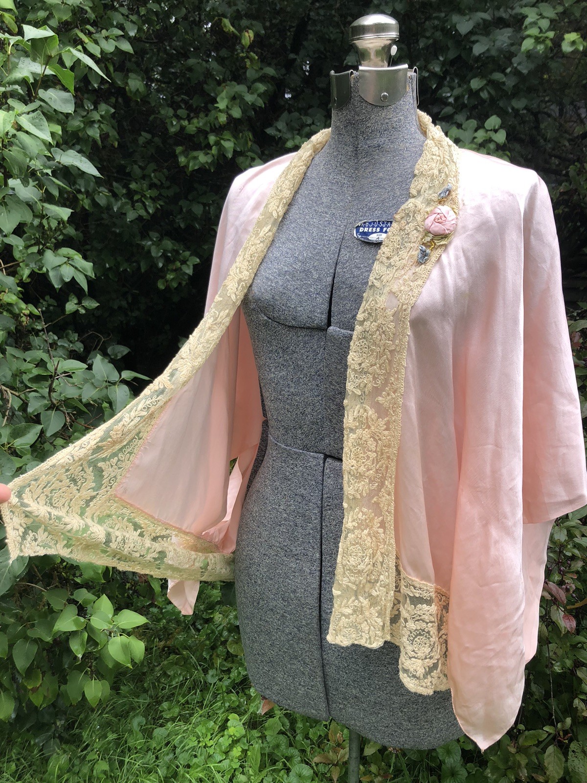 Vintage Antique 1920’s Art Deco Shell Pink Dressing Jacket Brussels Lace