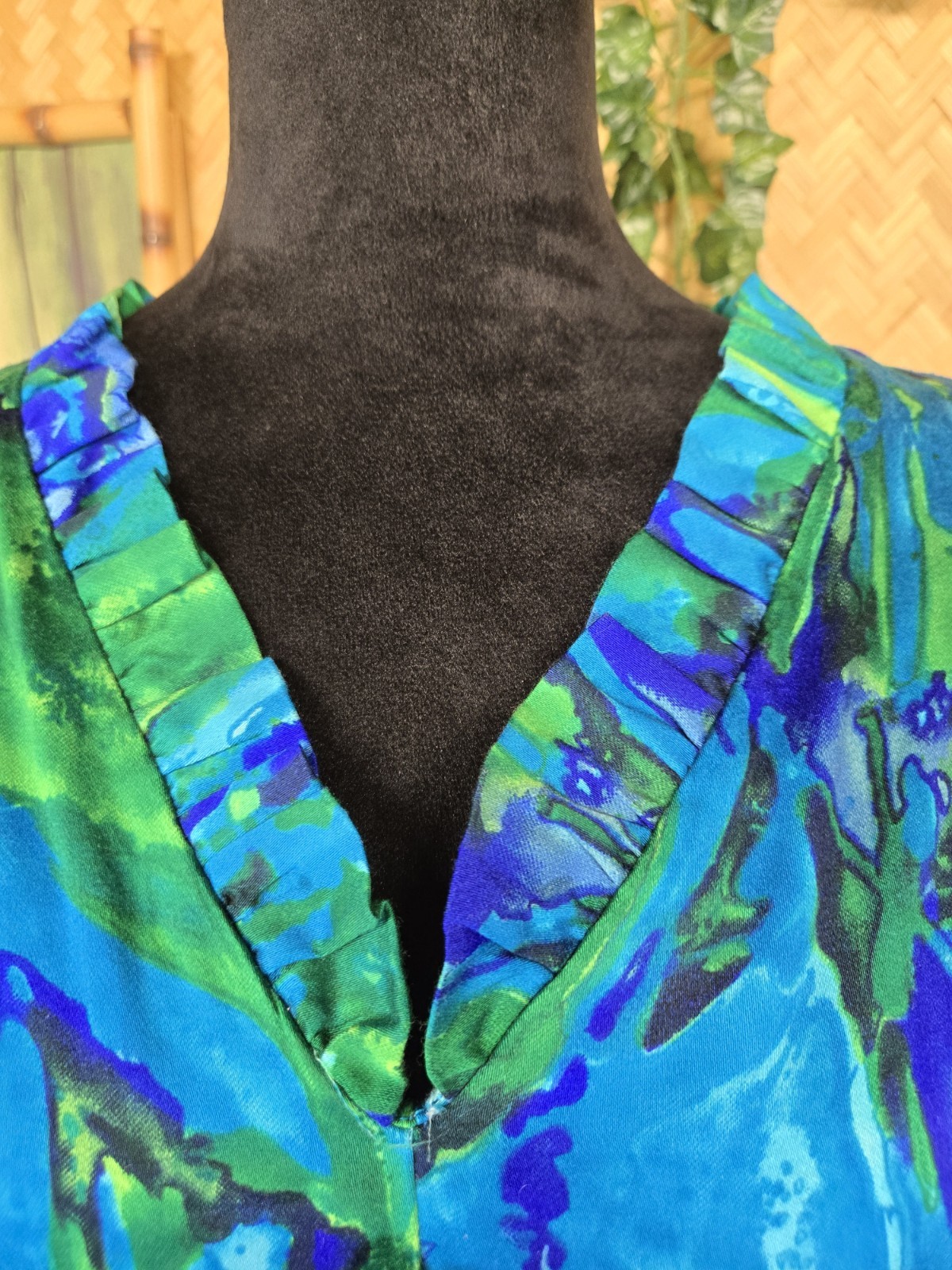 Vintage Waltah Clarke’s Hawaiian Aloha Dress w1283