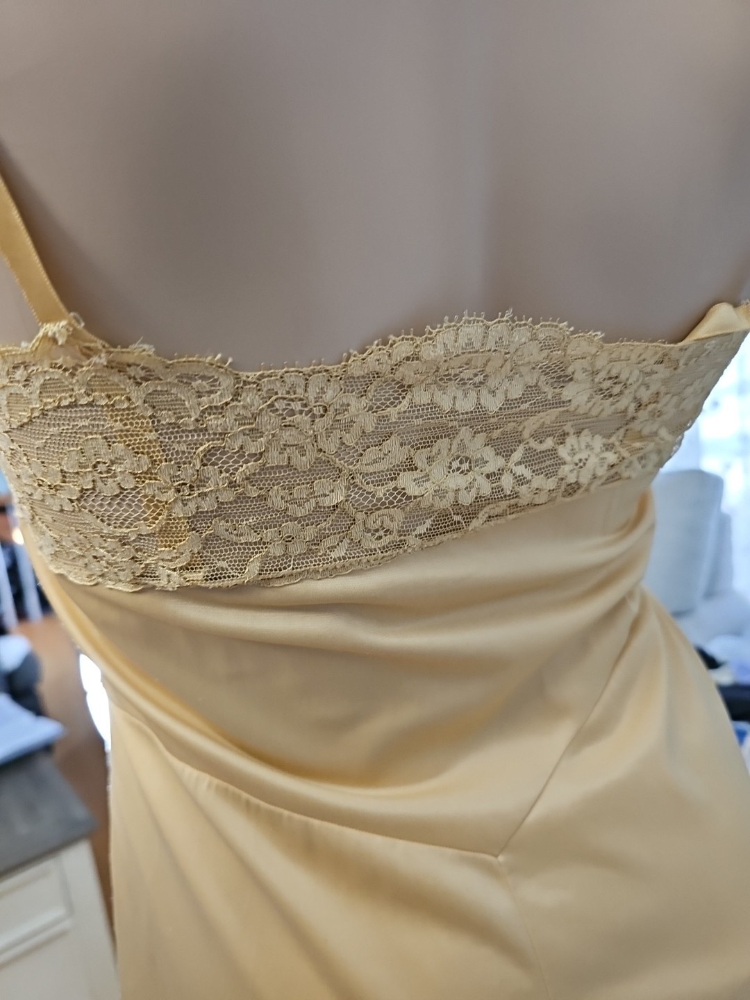 Vintage Vanity Fair Tricot Nylon Gold Full Slip Lace Detail Size 34