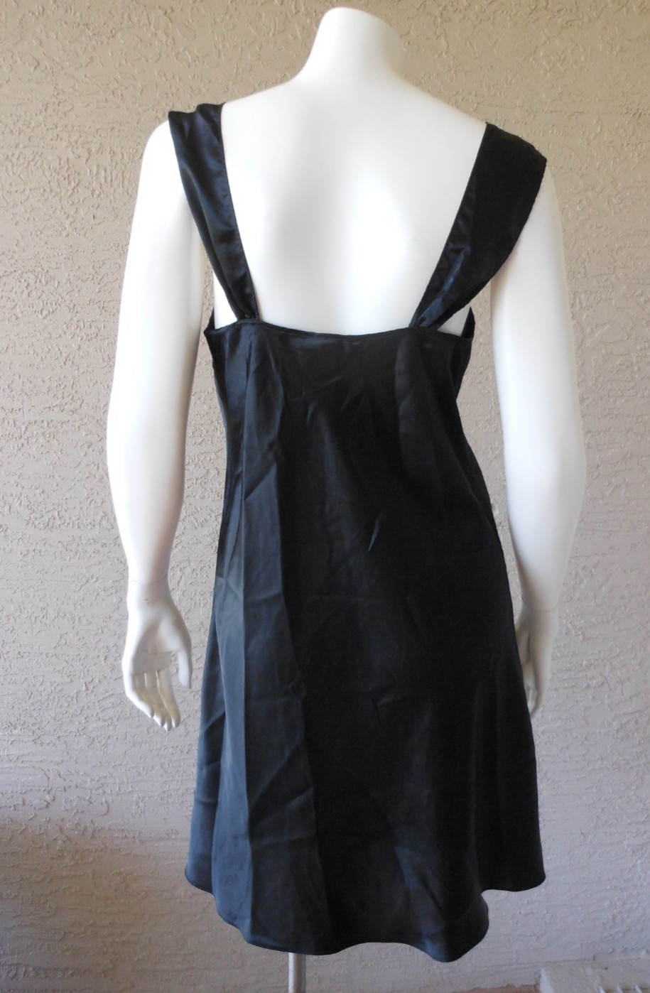 Vintage Bali Studio Chemise Size M Black Satin Embroidered Nightie Intimates
