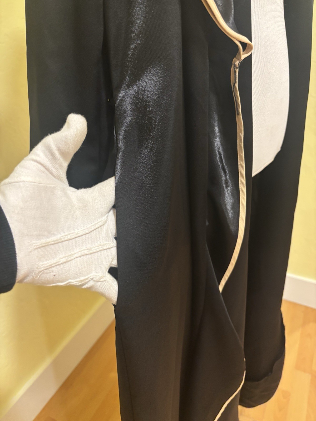 Jones New York Black Satin Robe Long Wrap Gown Women’s Size S/M Pockets