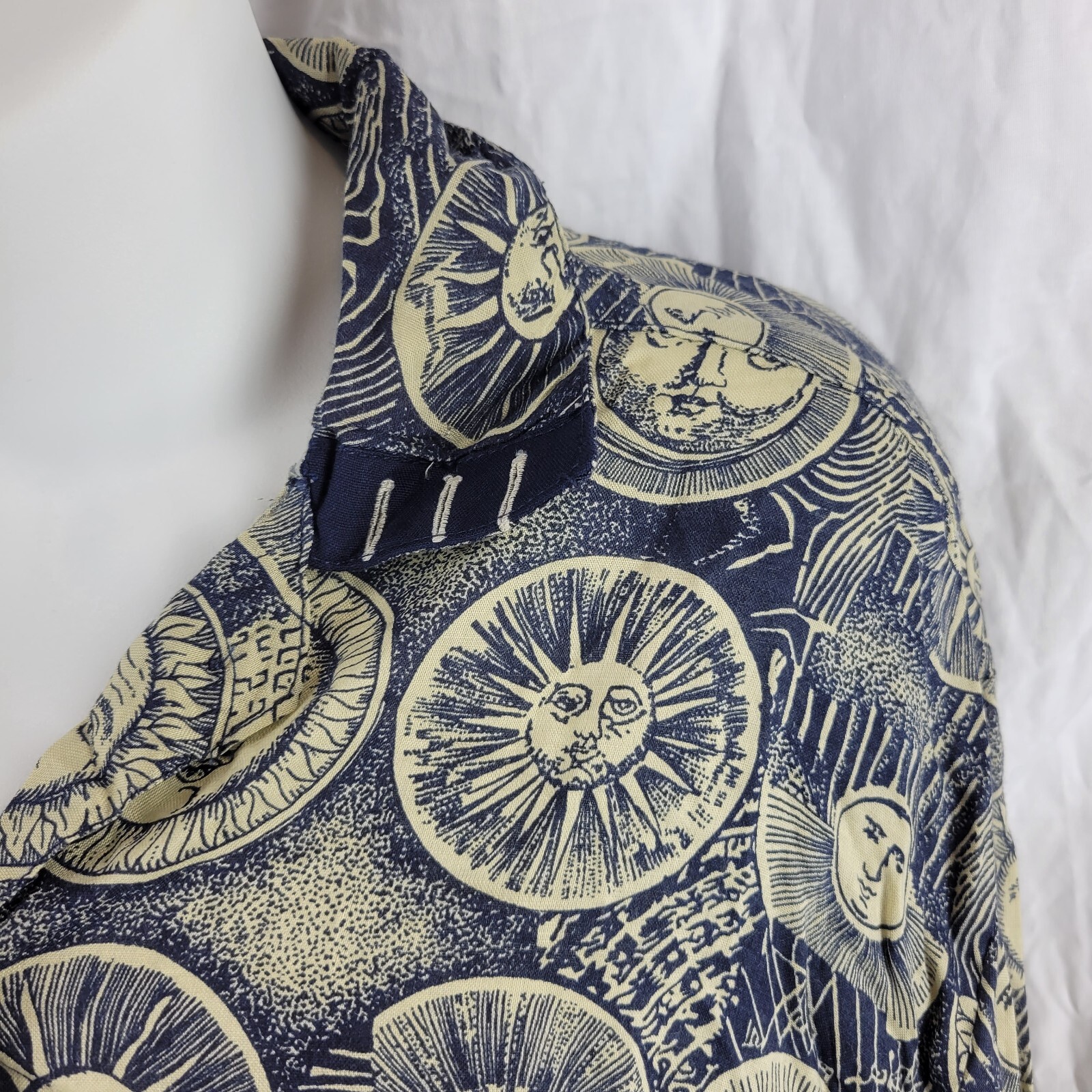 VTG Karavan KAR-A-VAN NOS Women’s Shirt Suns Celestial Print Button Up AOP Sz S