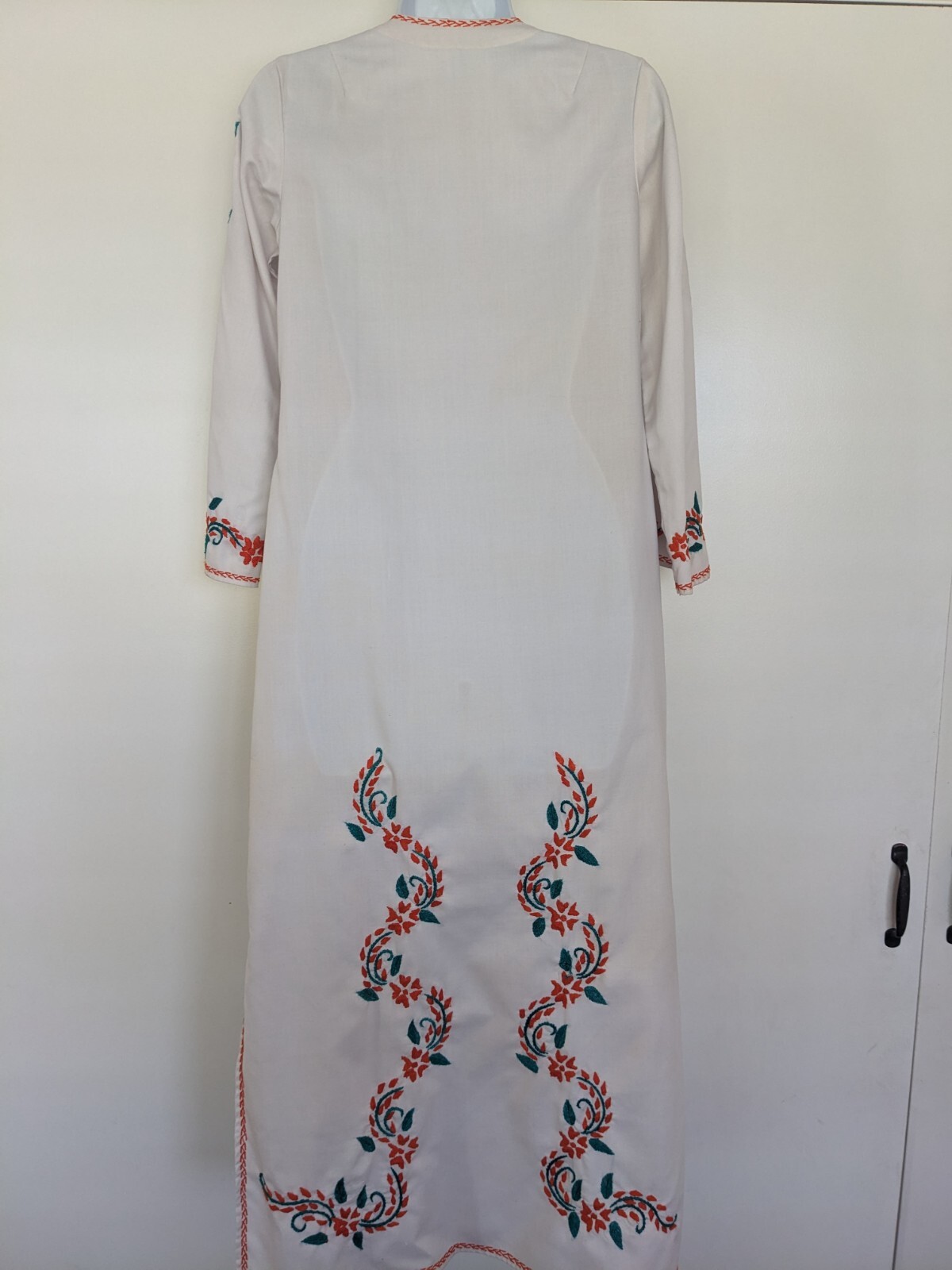 True Vintage Ethnic Hand Embroidered Floral White Tunic Maxi Dress Metal Zipper