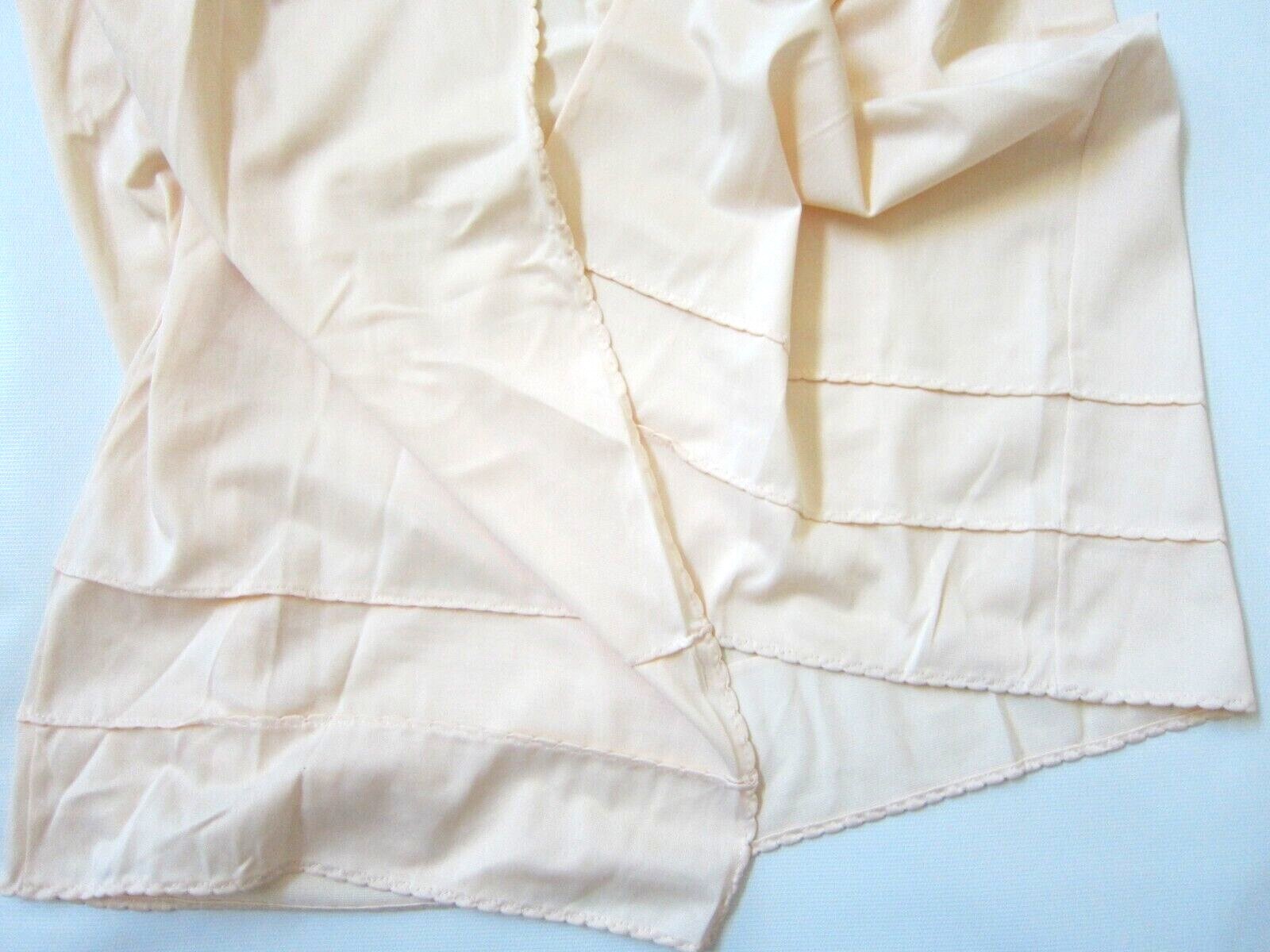 Vintage 60s WonderMaid NON CLING Satin SCALLOPE EDGE Silky LONG MAXI Half Slip M