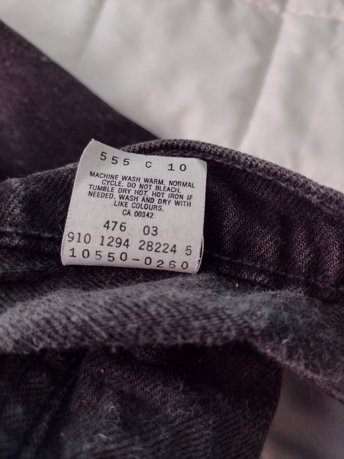 VTG Levis Black 550 Jeans Juniors 9 L Relaxed Fit Tapered Leg Actual 28 x 32