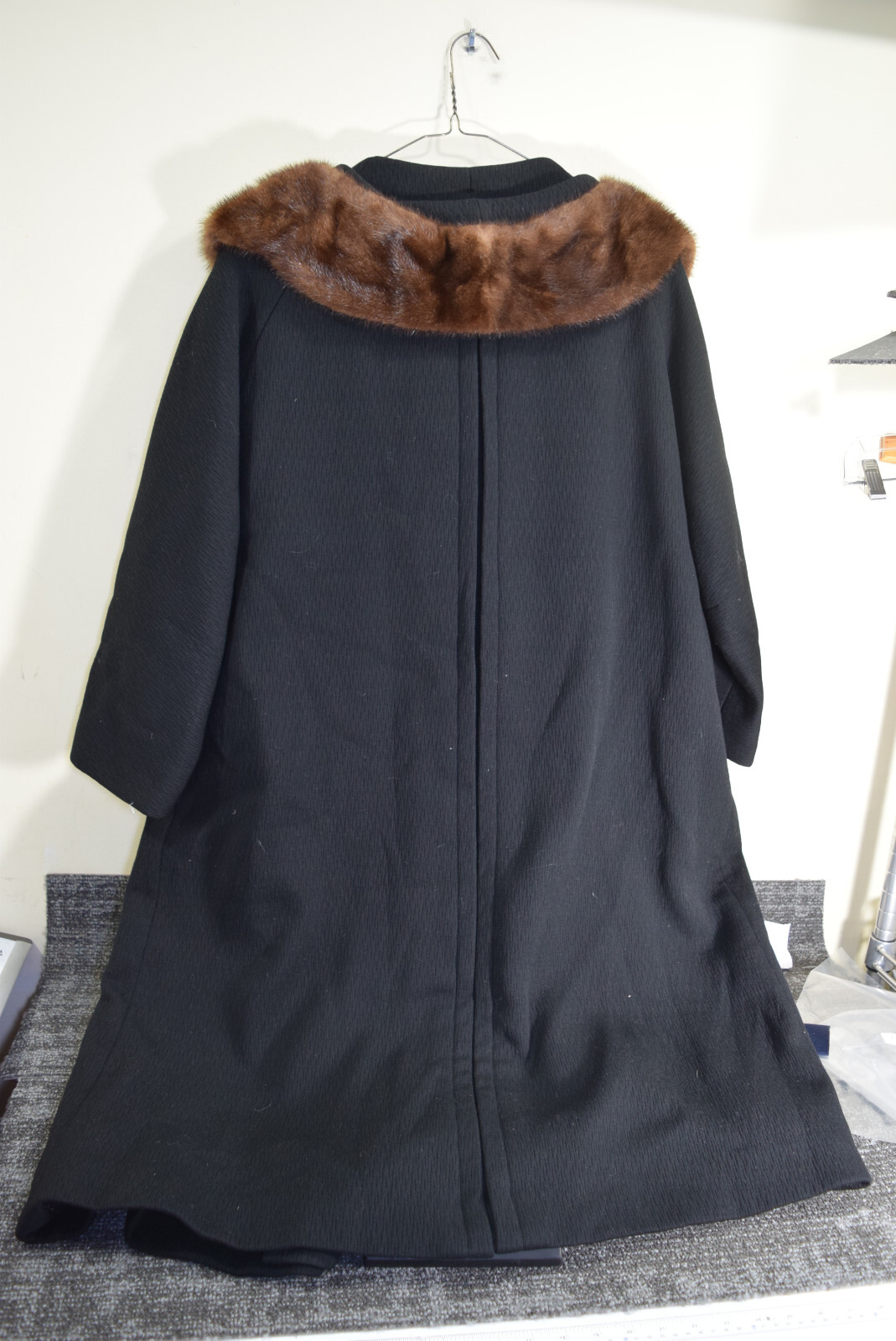 1960’s Forstmann Black Textured Wool Mink Collar Swing Coat 3/4 Sleeve WOMENS XL