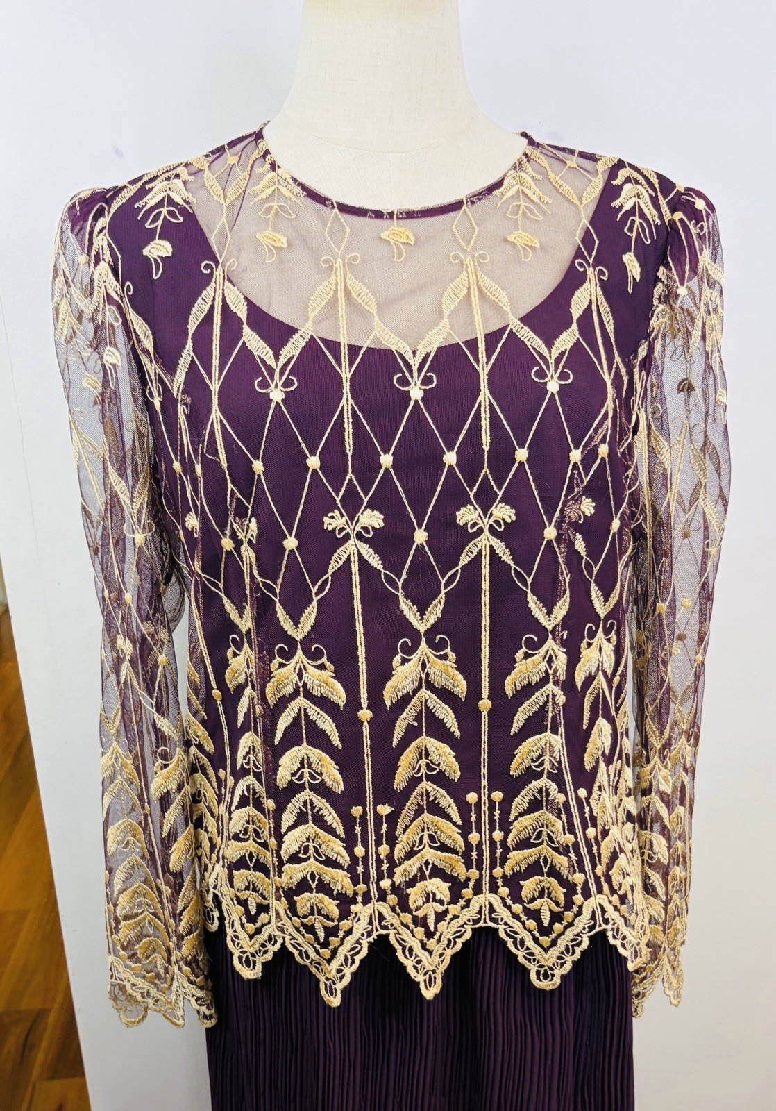 Vintage Laura K 2 Piece Set Suit Size AU 14 Long Sheer Sleeve Pleated Skirt