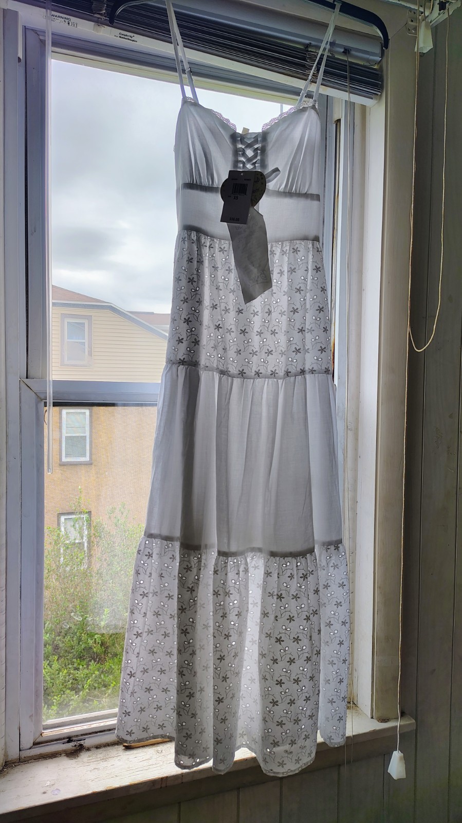 Boscov’s White/Gray Floral Maxi Nightgown with Lace Trim, Size XS Regular