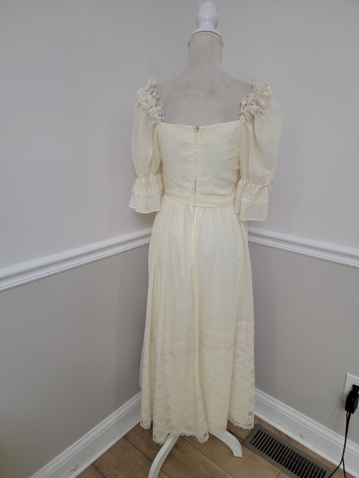 VTG70’s Candi Jones Ivory Ruffle Lace Dress/Prairie/Hippie/Wedding Beach Dress