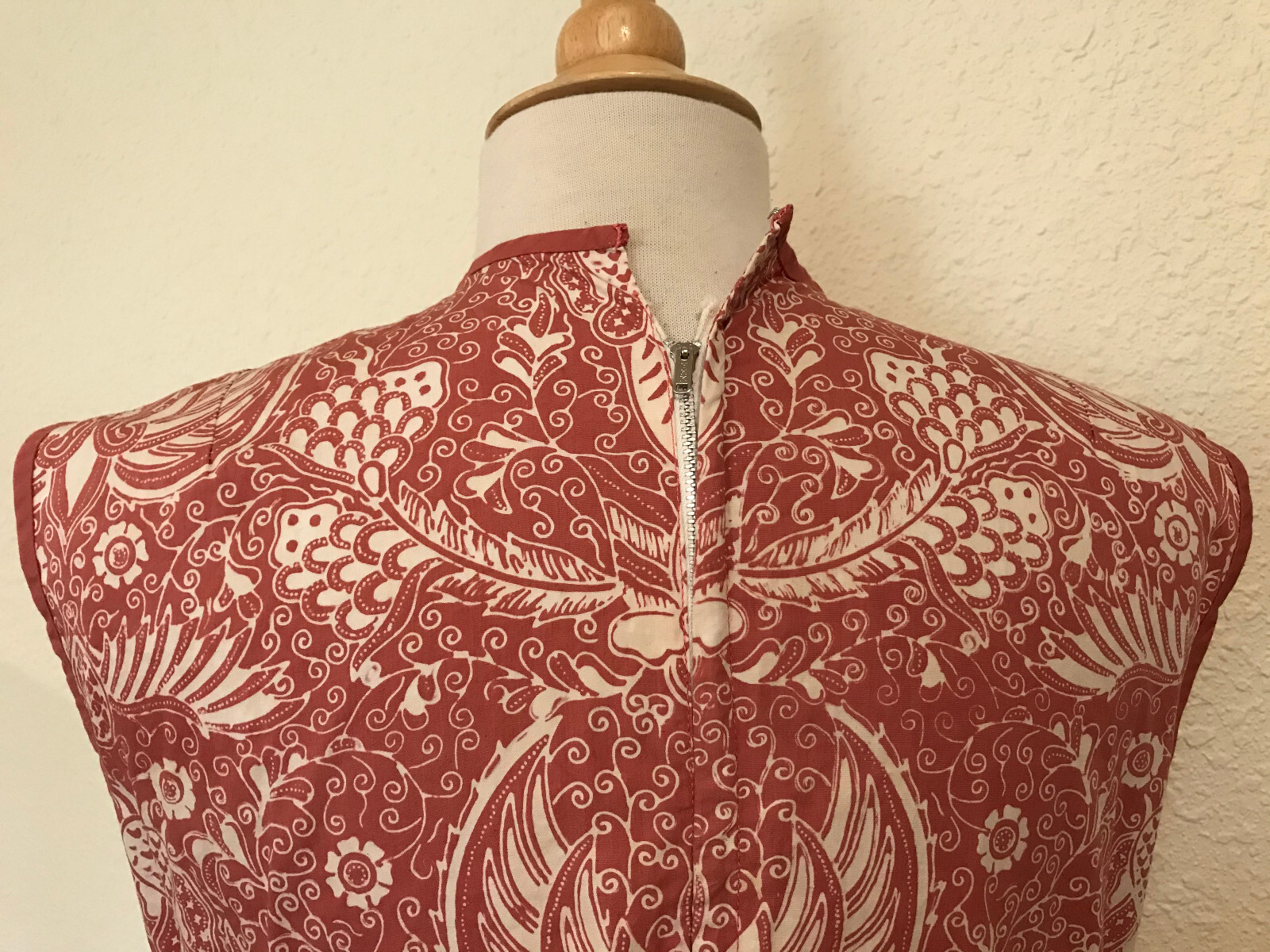 SALE $25.00 VTG 50s60s Novelty Dress Metal Zip Nursing Dress Bust 36″ Waist 34″