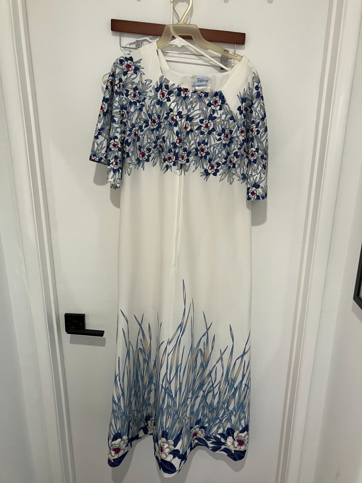 Tiffany Loungewear Women’s Vintage 1960’s/1970’s Floral Dress, White Multi, Smal
