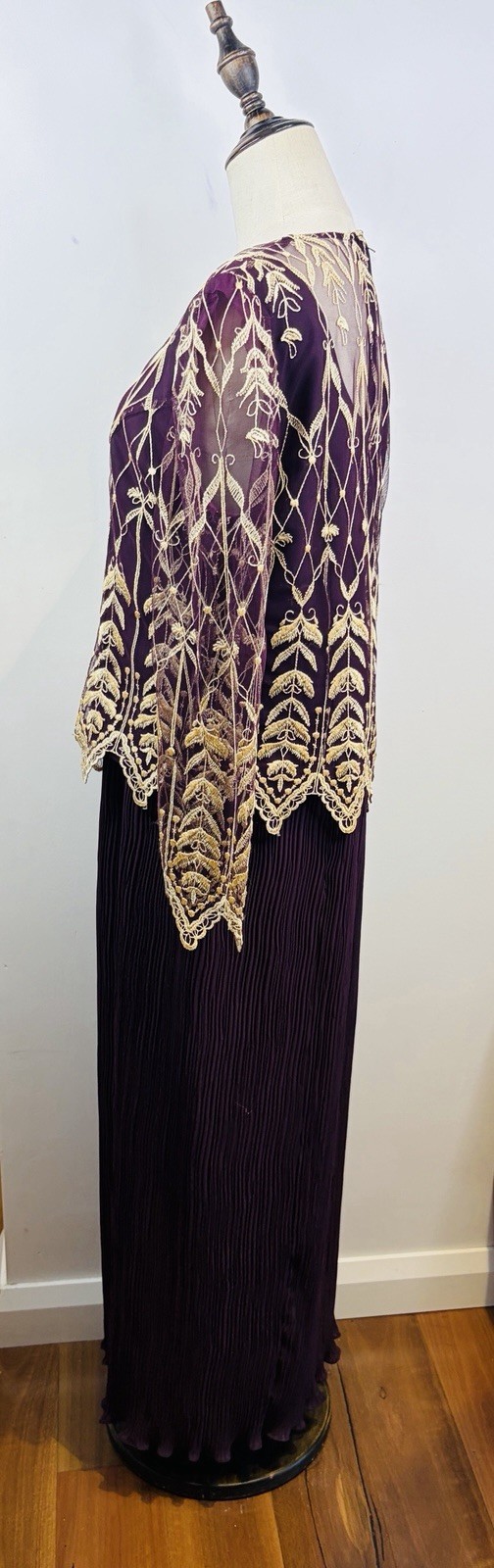 Vintage Laura K 2 Piece Set Suit Size AU 14 Long Sheer Sleeve Pleated Skirt