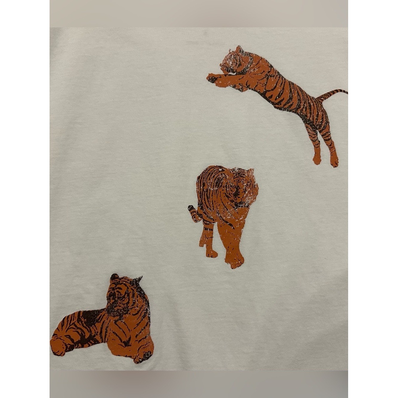 Vintage Canvas Tiger Tee in White. Size M