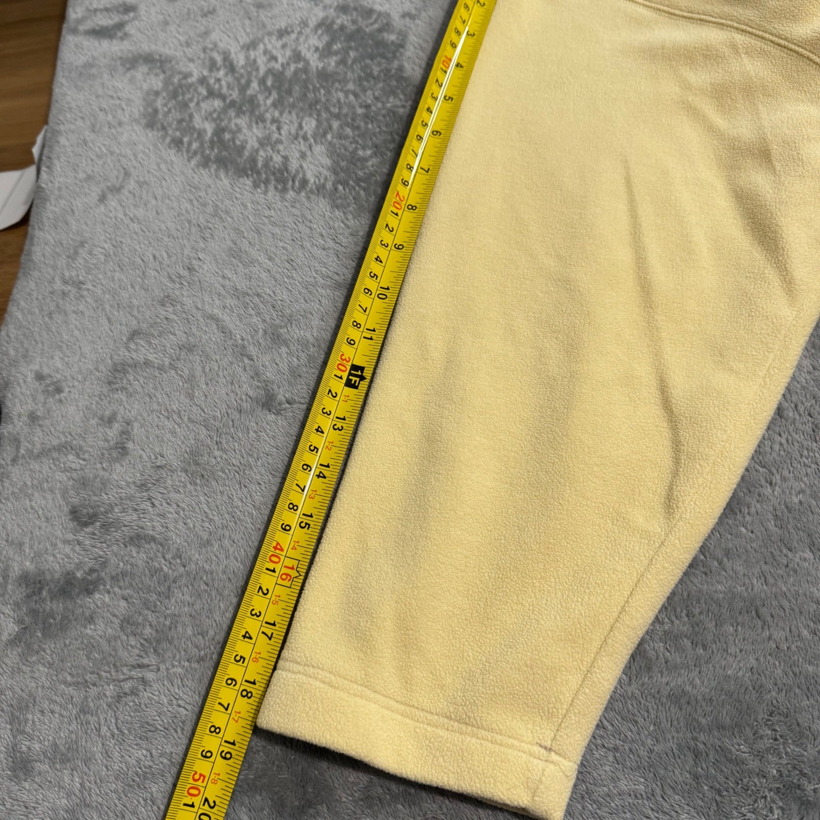 Vintage 90s Reebok Freestyle Fleece Sweatshirt Yellow Embroidered Logo Womens M
