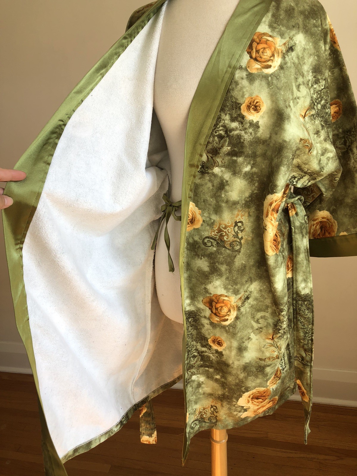 STUNNING VTG NWOT J.COOL Green w/ Yellow Roses Terrycloth Kimono Robe SZ XL