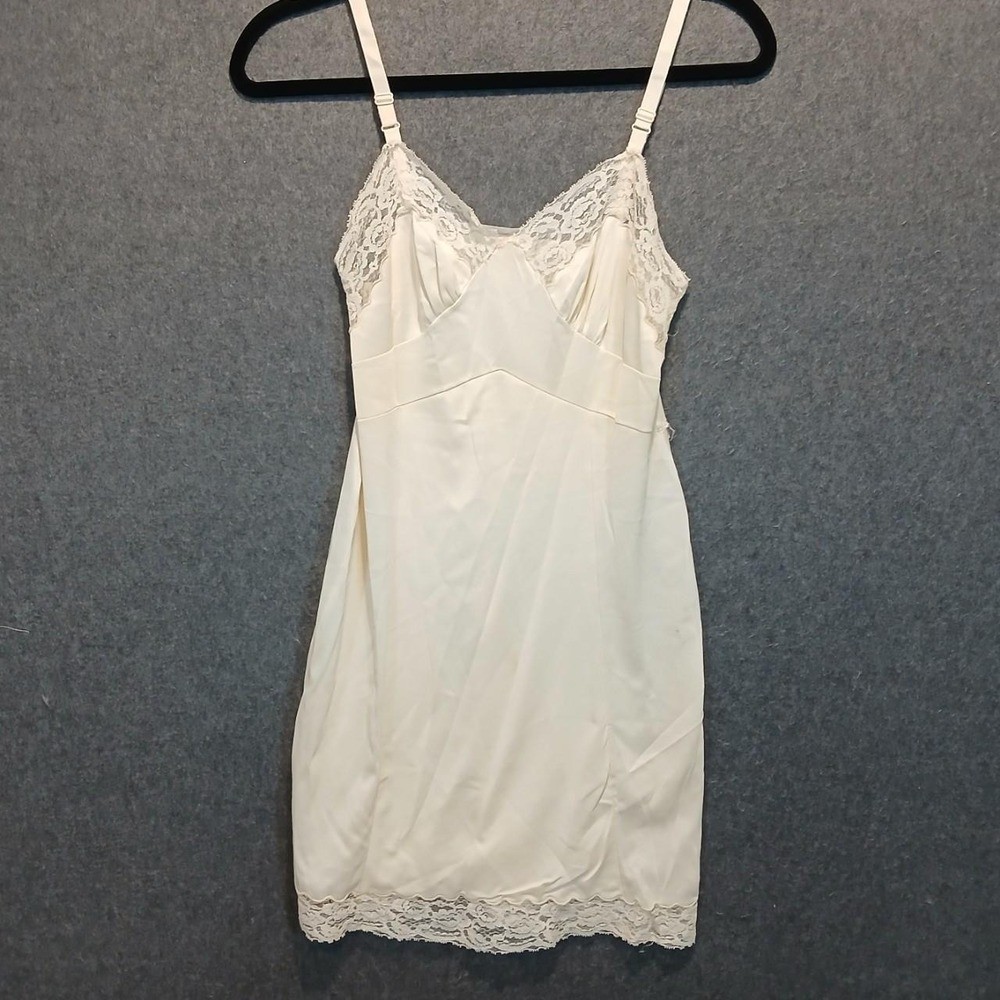 VTG slip sz 32 short pinup rockabilly lace trim 1950s coquette angel retro