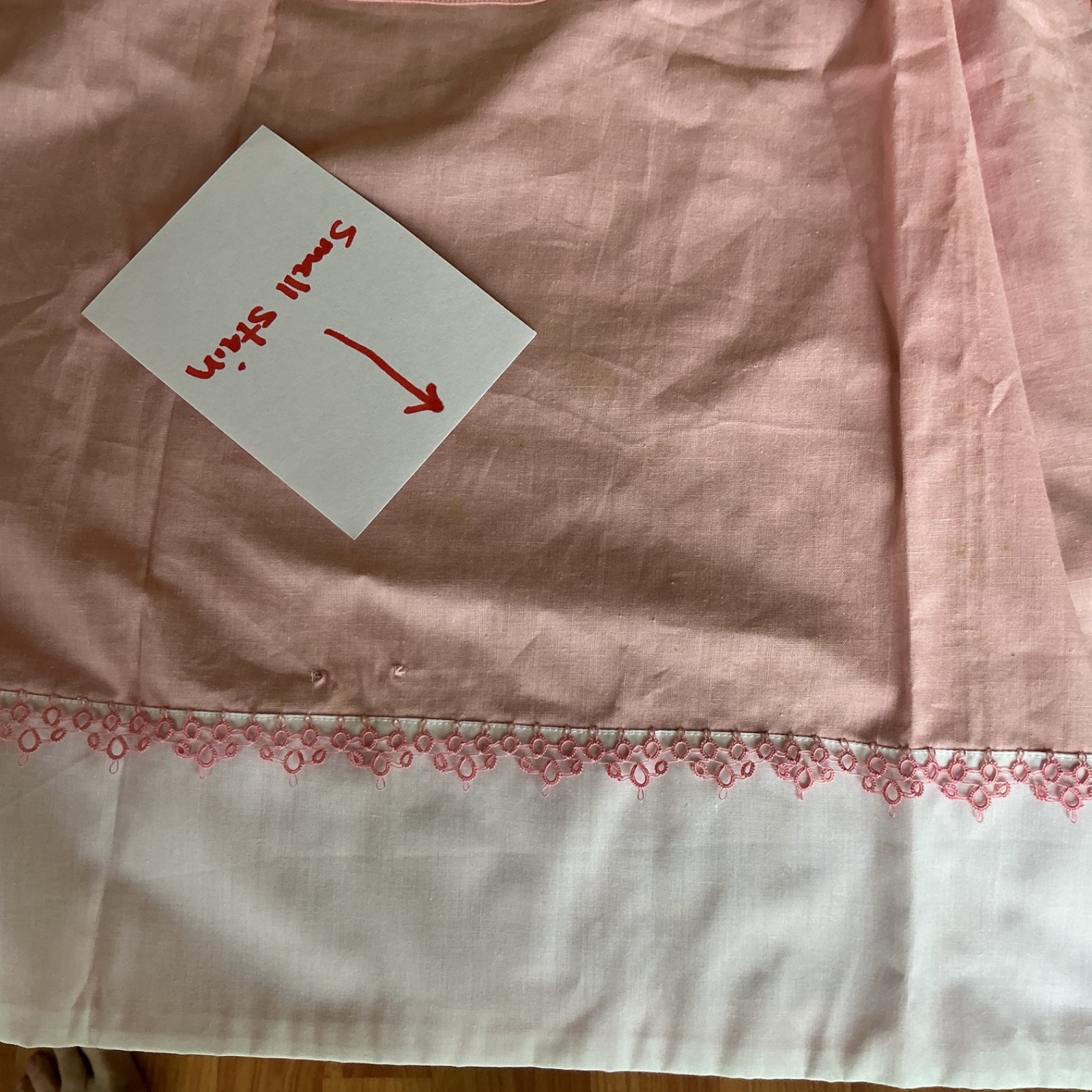 Vintage Pink and White Apron With Handmade Tatted Lace and Pockets
