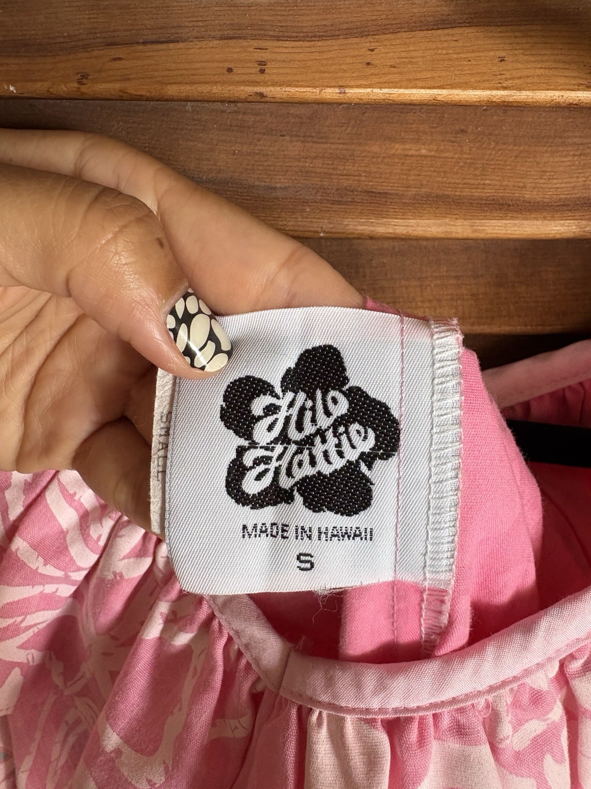 VINTAGE HAWAIIAN ALOHA DRESS – HILO HATTIE – S – PINK – MUUMUU – *(21” x 36”)