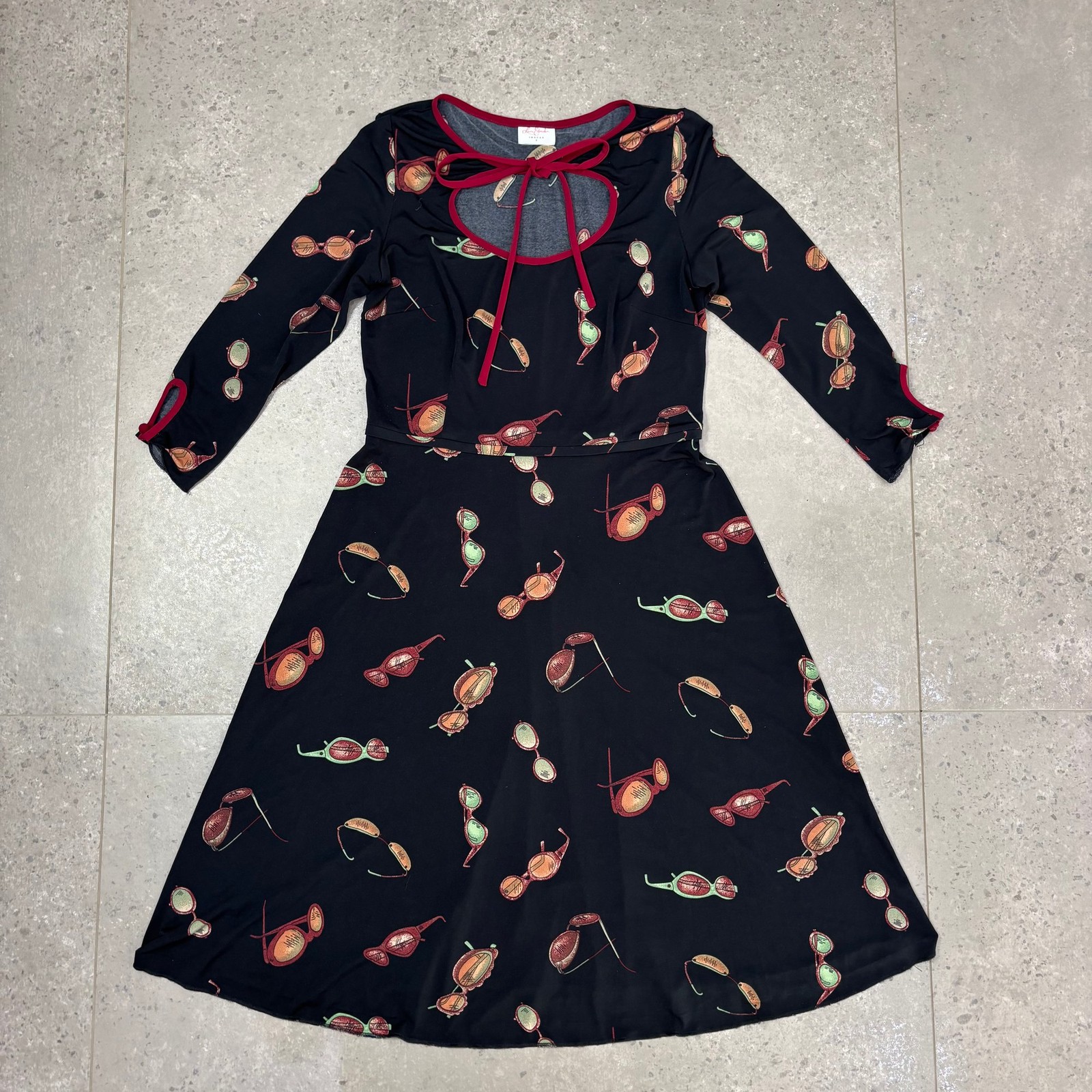 Leona Edmiston Women’s Dress Size 2 Black Red Sunglasses Print Vintage