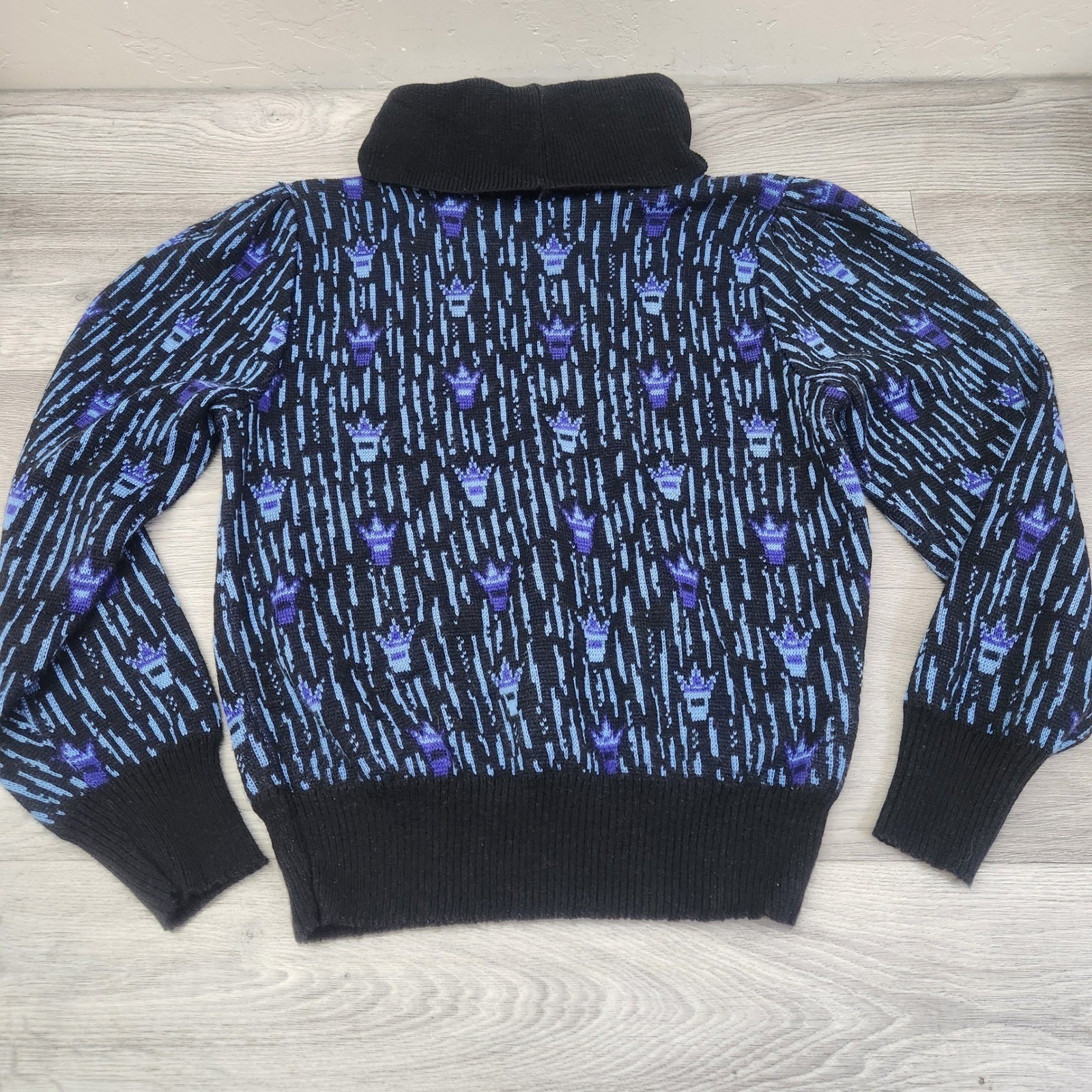 Vintage Gail B Black Blue Swewter Size S Potted Plant Crown Turtleneck Retro