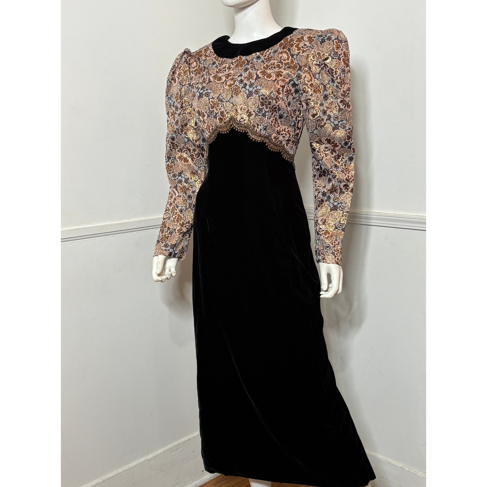 Medium 1990s Vintage Velvet and Brocade Evening Gown by Jessica McClintock